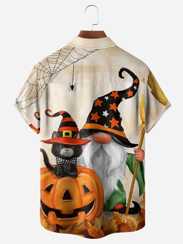 Chemise décontractée à manches courtes avec poche poitrine et motif gnomes et chats d'Halloween