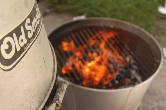 Smokey #22 Charcoal Grill Image 6