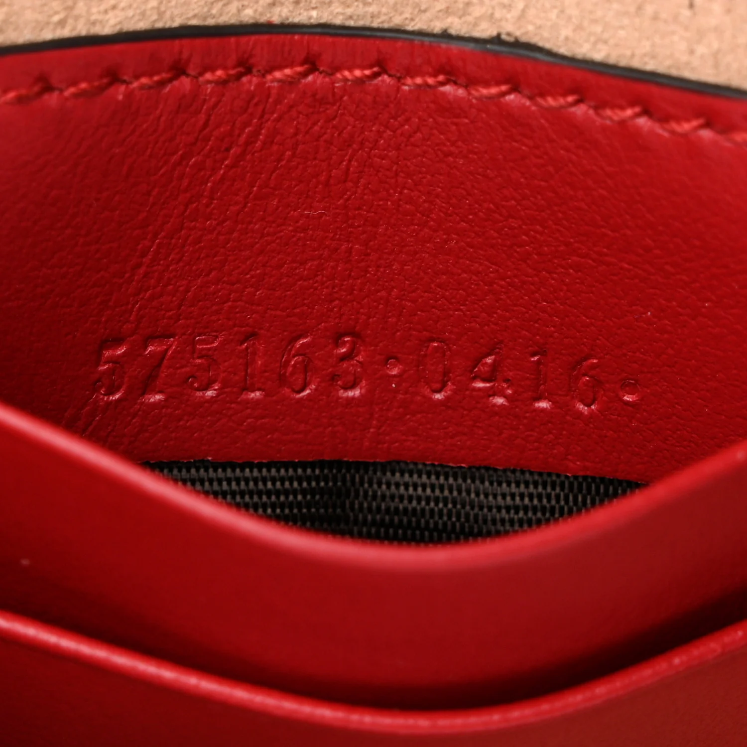 Calfskin Matelasse Mini GG Marmont 2.0 Bucket Bag Hibiscus Red