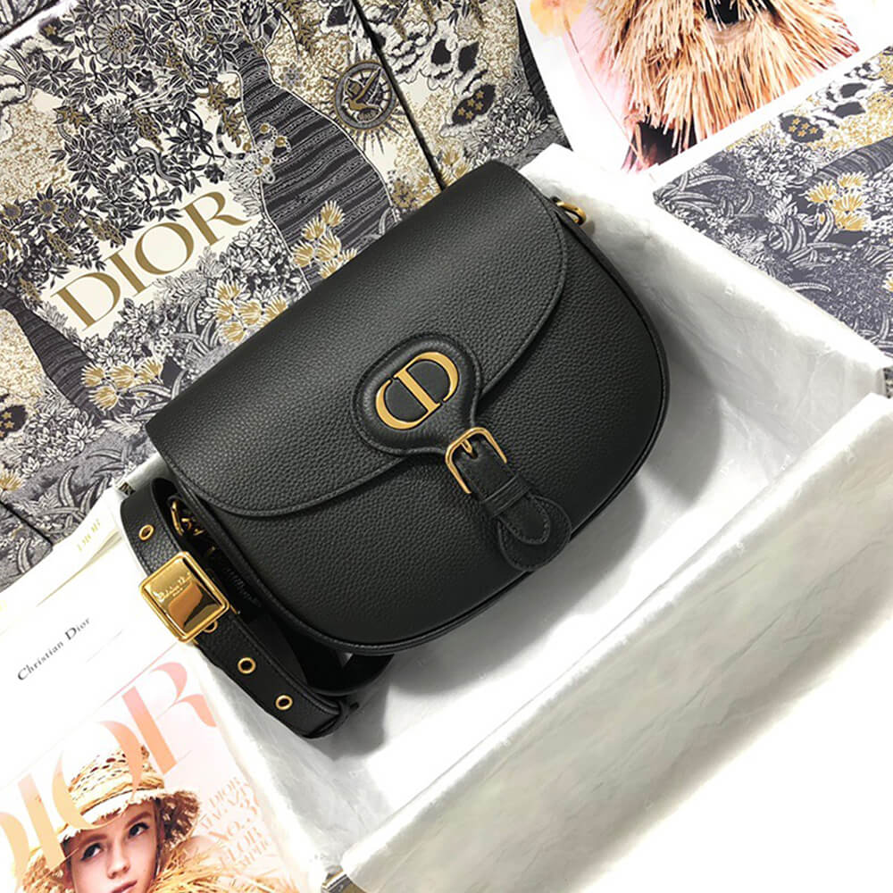 MEDIUM D BOBBY BAG size: 22*17*6 cm