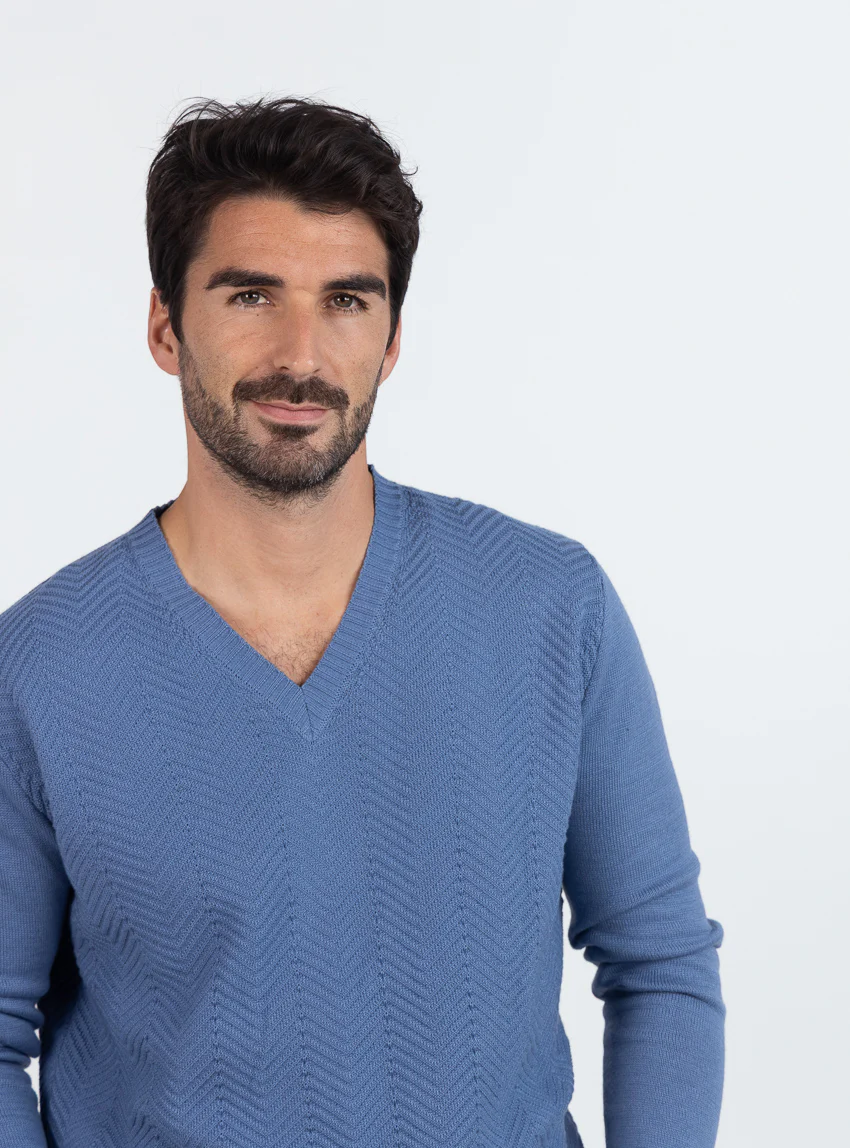 Pull homme col V chevrons en coton Bleu infini