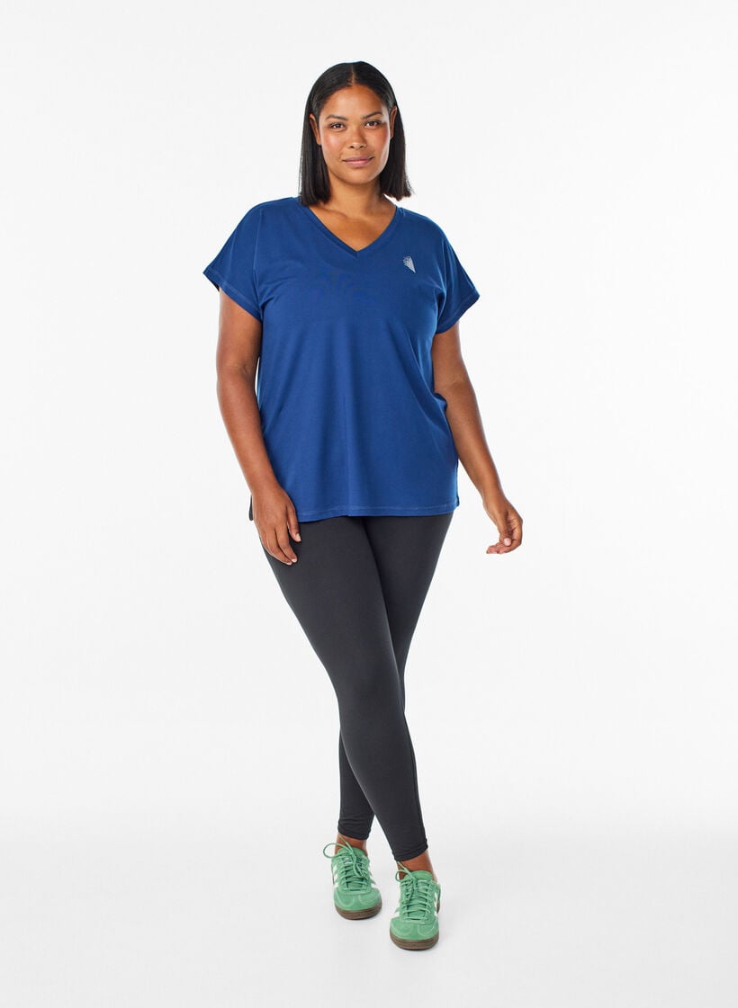Zizzi Loose training t-shirt with v-neck