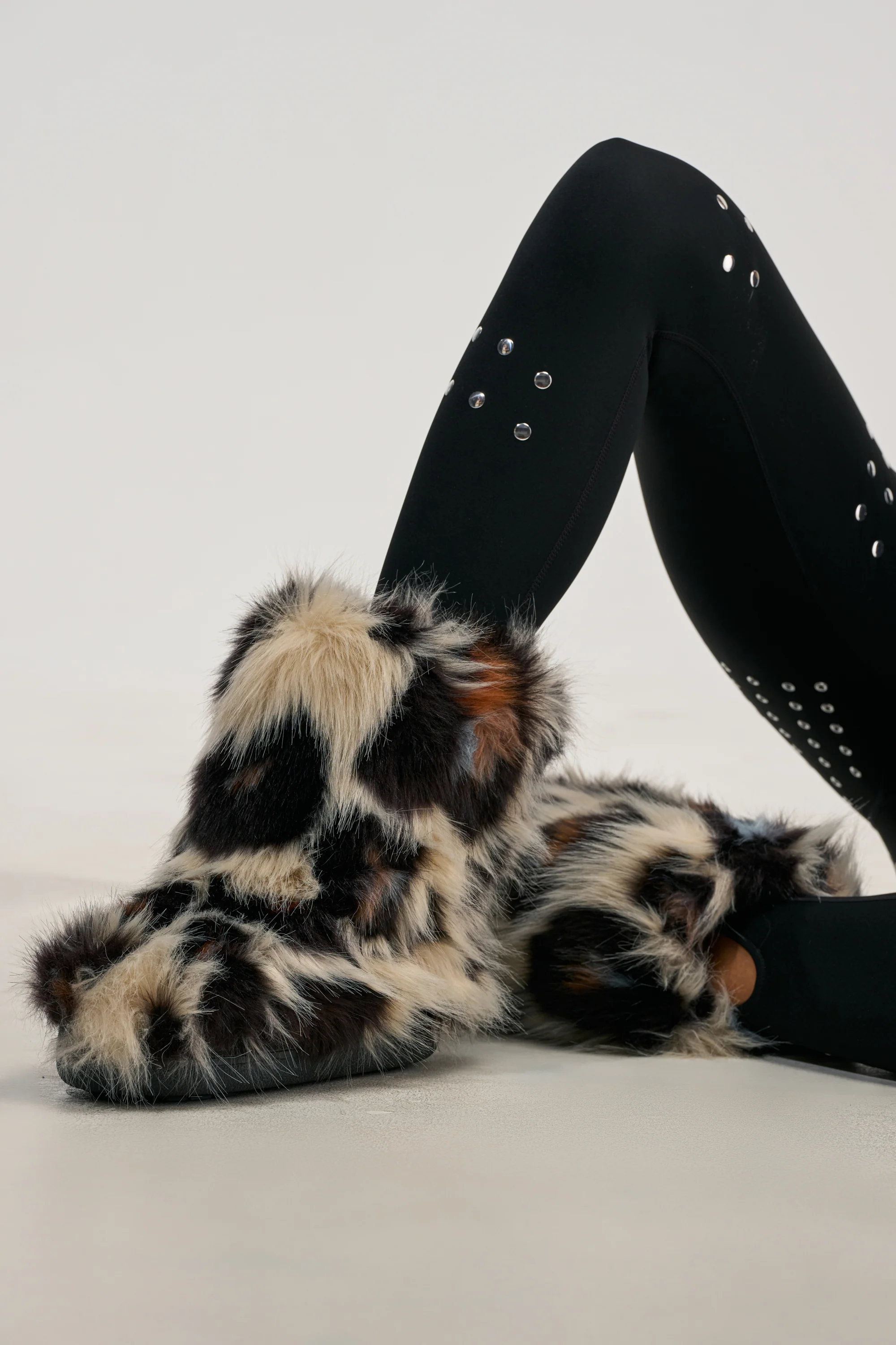 AZALEA WANG ALBERT LEOPARD FLAT FUR BOOTIE - Akira Store