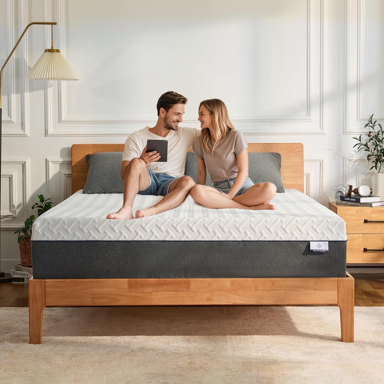 Matelas Queen en mousse à mémoire de forme, 25 cm d'épaisseur, livré en boîte, mousse infusée de gel de thé vert pour soulager les points de pression et favoriser un sommeil frais, mousse fabriquée aux États-Unis, certifiée CertiPUR-US, fermeté moyen