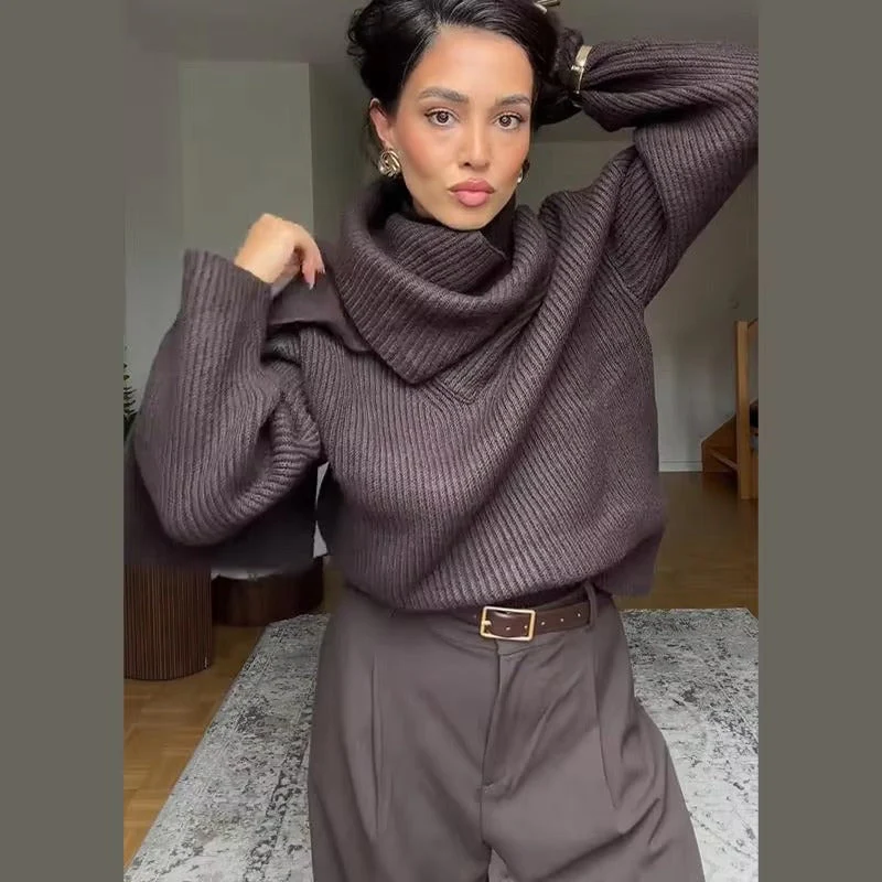 Pull côtelé marron chocolat avec écharpe intégrée