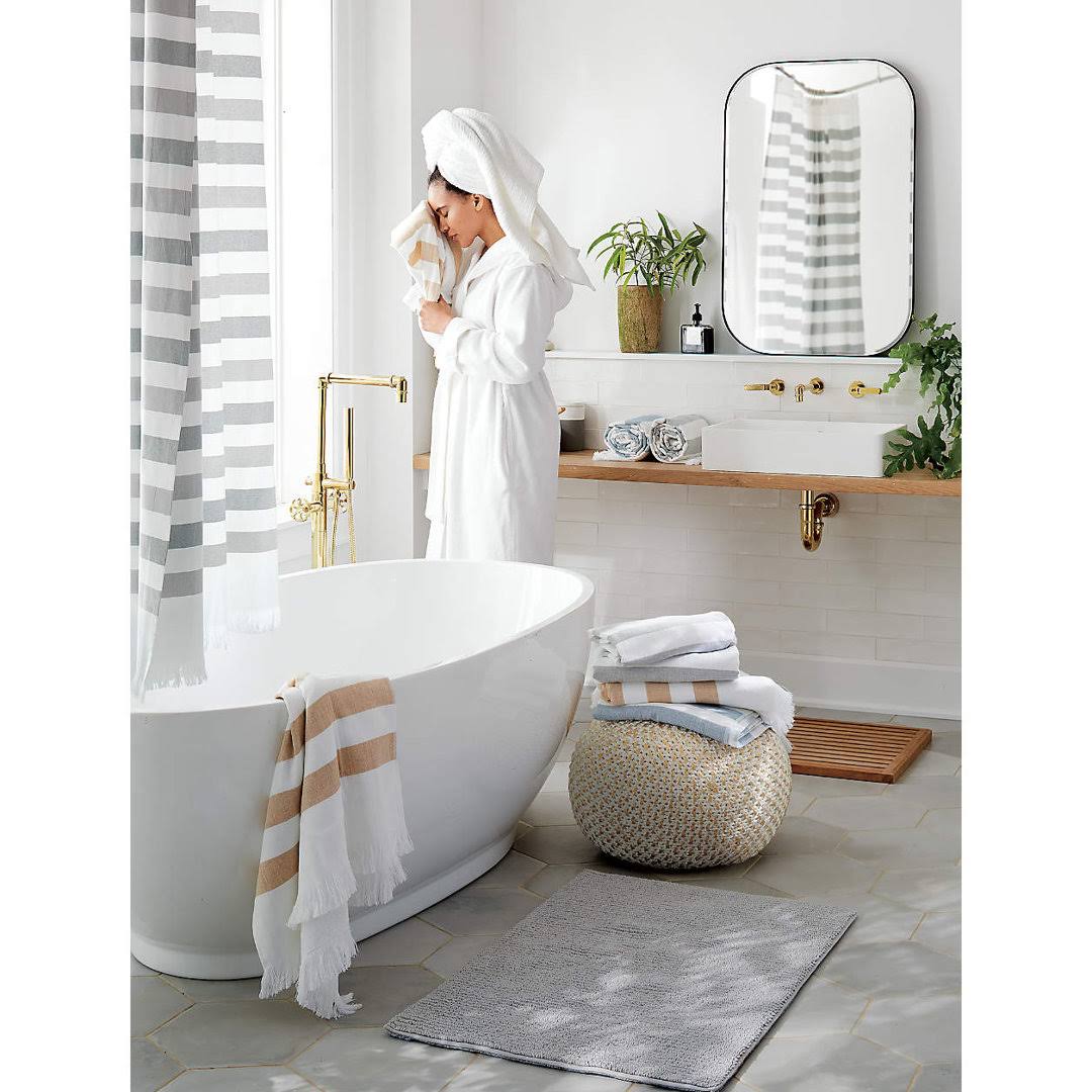 Mid-Century Modern Chic Metal Rounded Wall Mirrors Latitude Run Finish: Brushed Gold, Size: 40