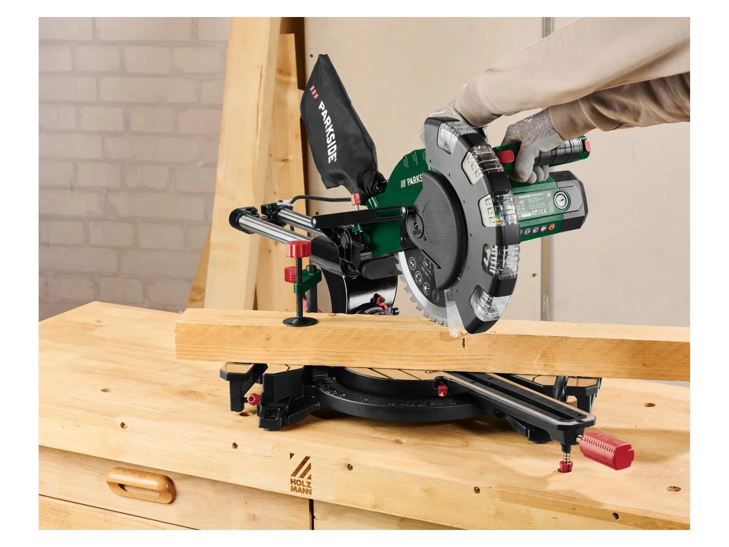 PARKSIDE Scie  onglet radiale PZKS 254 A1, 254 mm, 2000 W