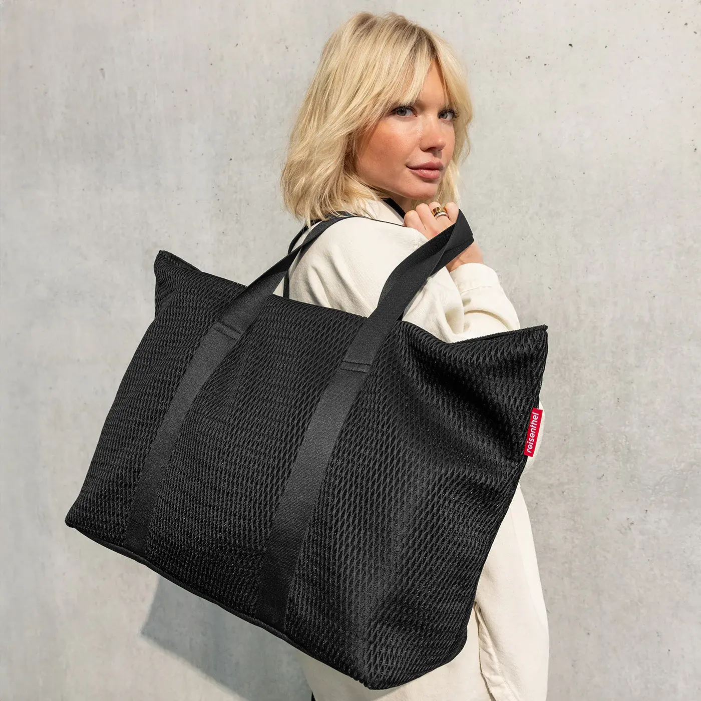 extralite shopper L mesh black