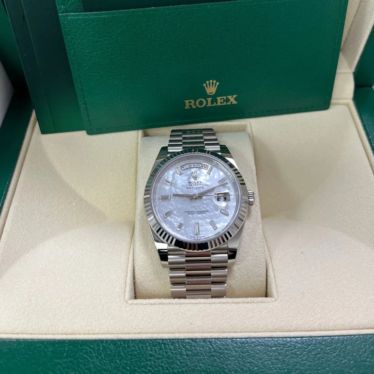 【Super Clone】RLX  Day-Date 228236-0026 Mother Of Pearl Diamonds Dial
