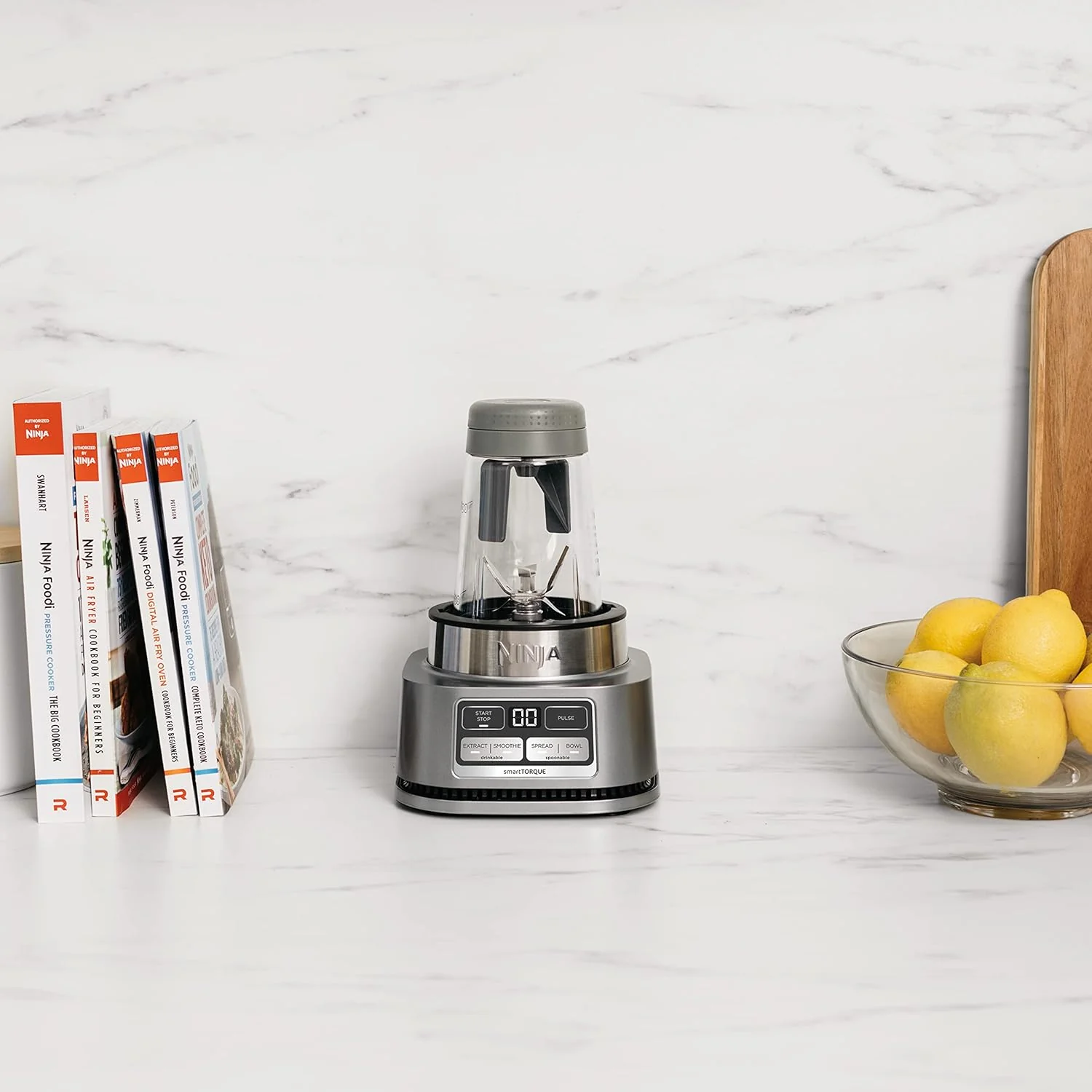 Blenders Ninja pour la cuisine | Blender à smoothies, mixeur, broyeur - Performances de mixage optimales pour sauces, boissons glacées et plus encore | Moteur de 1200 watts | SS101 Foodi, mixeur individuel pour smoothies