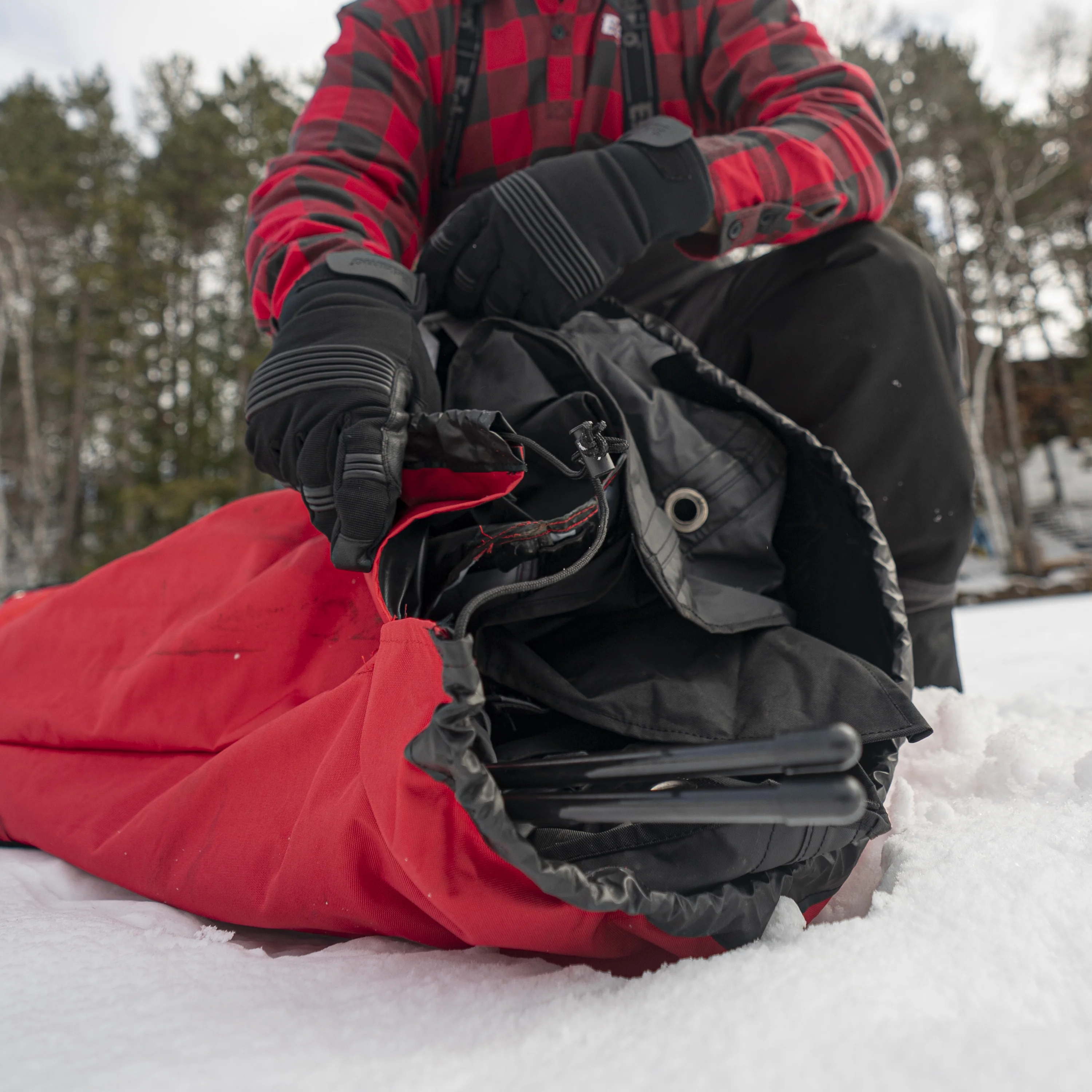 Outbreak�?350XD, Pop-up Portable Ice Shelter, Insulated, Red/Black, 3-4 Person Capacity, 40350 - Image 8