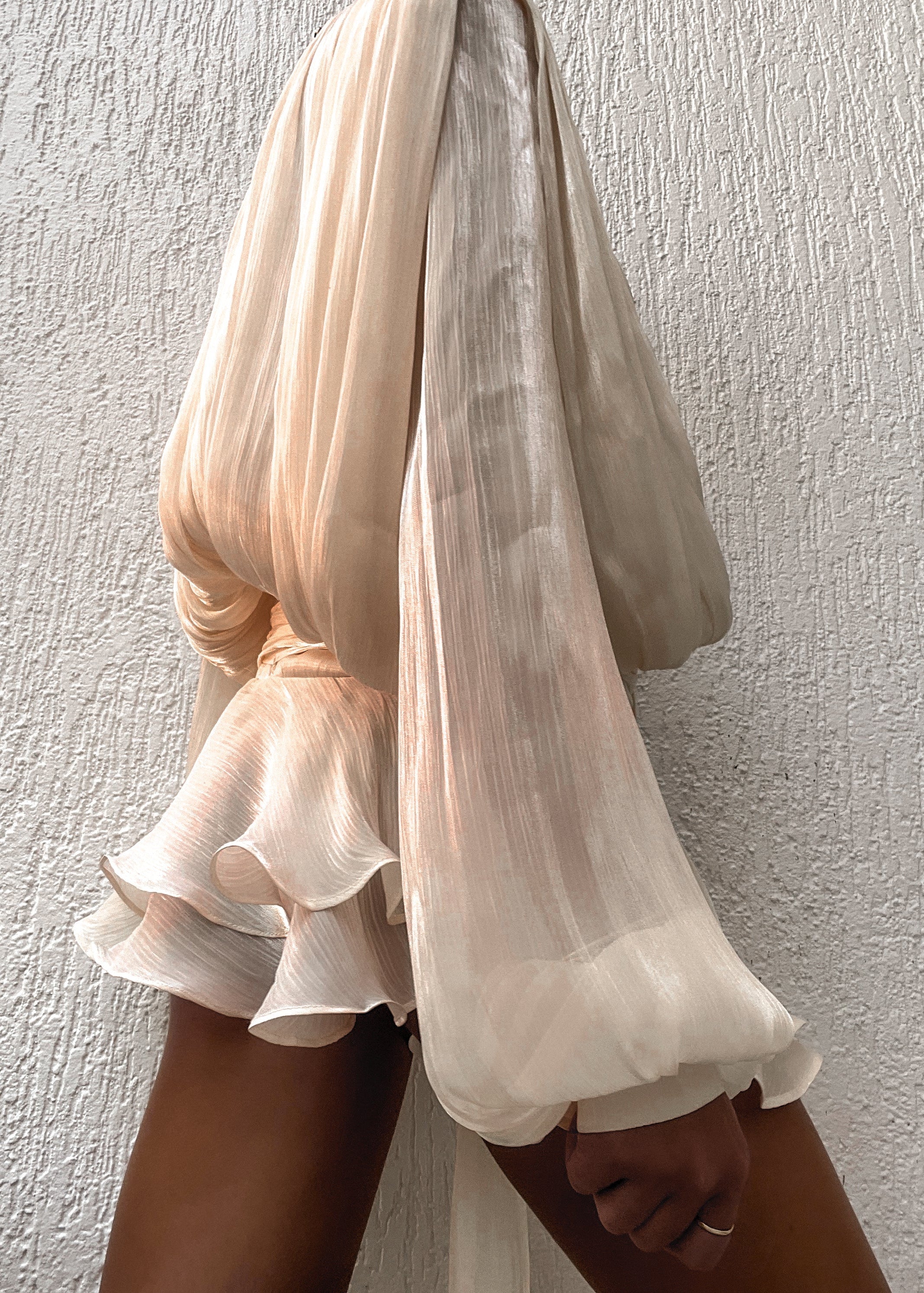 Robe mi-longue en satin champagne Estelle
