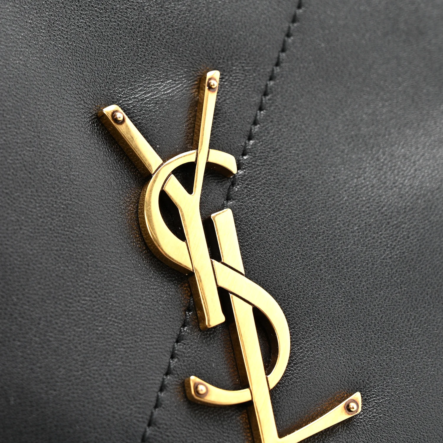 Lambskin Matelasse Monogram Medium Jamie 4.3 Pochon Black