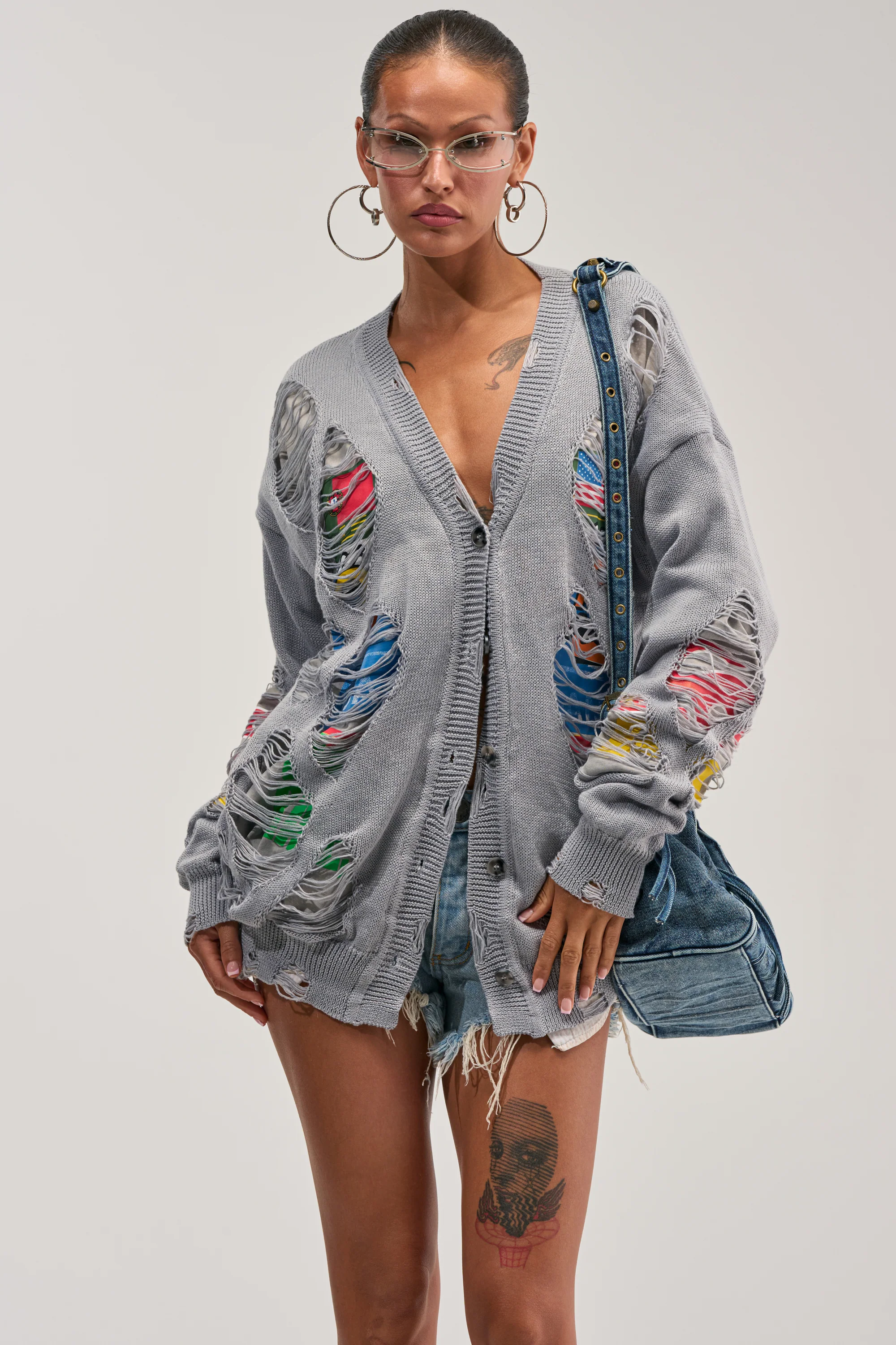 LYDIA DISTRESSED GRAPHIC SWEATER - Akira Store