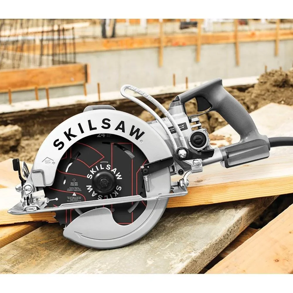 Skilsaw 8-1/4 15 Amp Corded High Torque Motor Aluminum Worm Drive Saw