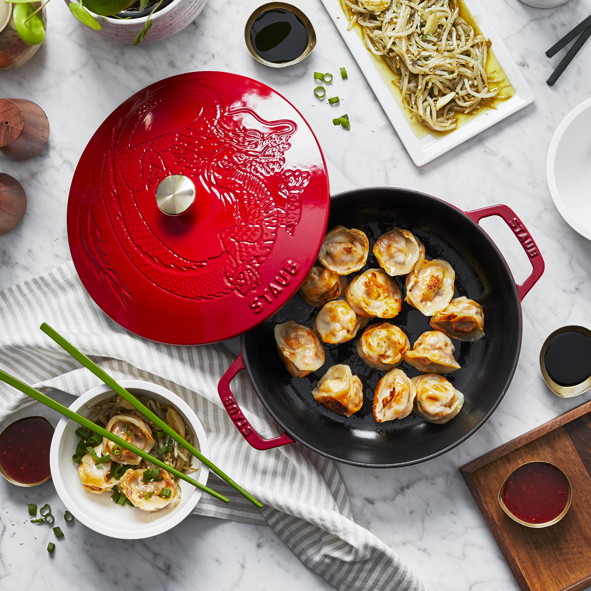 Cast Iron 2.5-qt Saute Pan with Dragon Lid Cherry(Cherry) - Image 4
