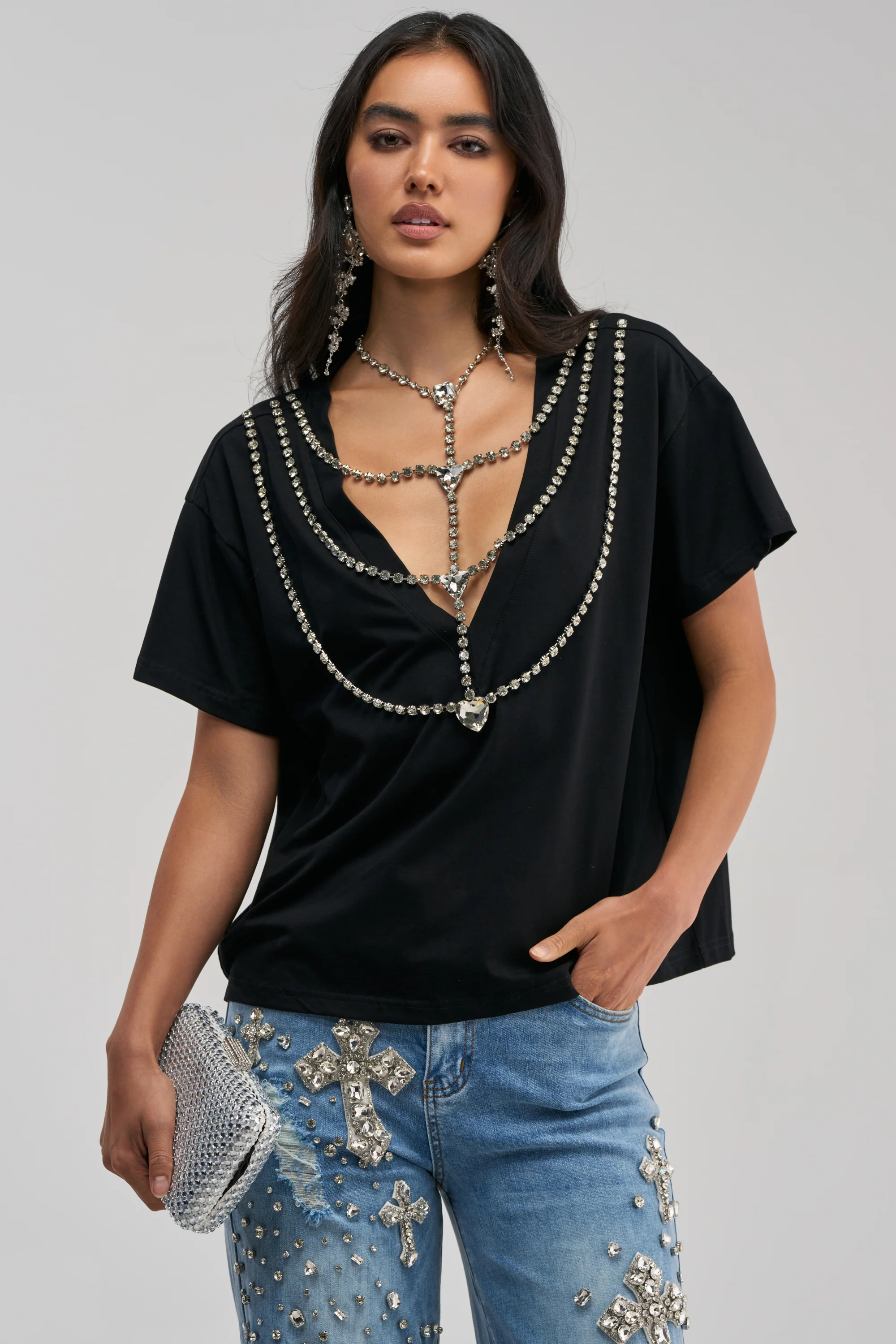 DIAMONDS DANCING RHINESTONE DETAIL TEE IN BLACK - Akira Store