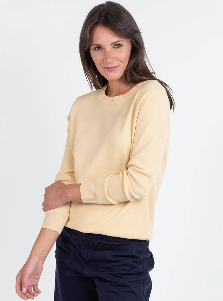 Pull femme en laine mérinos col rond jaune léger