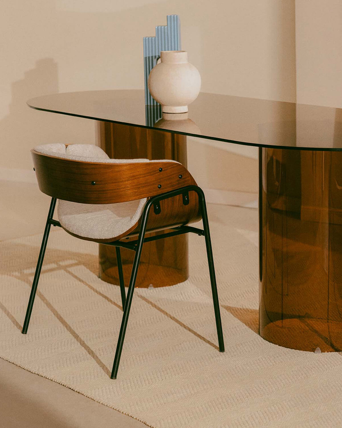 Set Kolu - Berlin - Set de Mesa de Comedor Ovalada de Cristal Templado (200x90 cm) Kolu y 4 Sillas de Madera y Tela Berlin