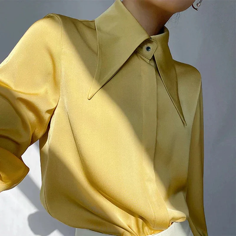 Chemisier en satin uni pour femmes avec col moderne et poignets à boutons