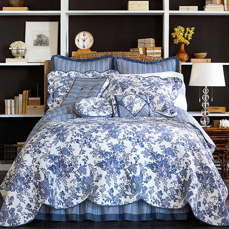 Toile Garden Quilt Full/Queen Blue