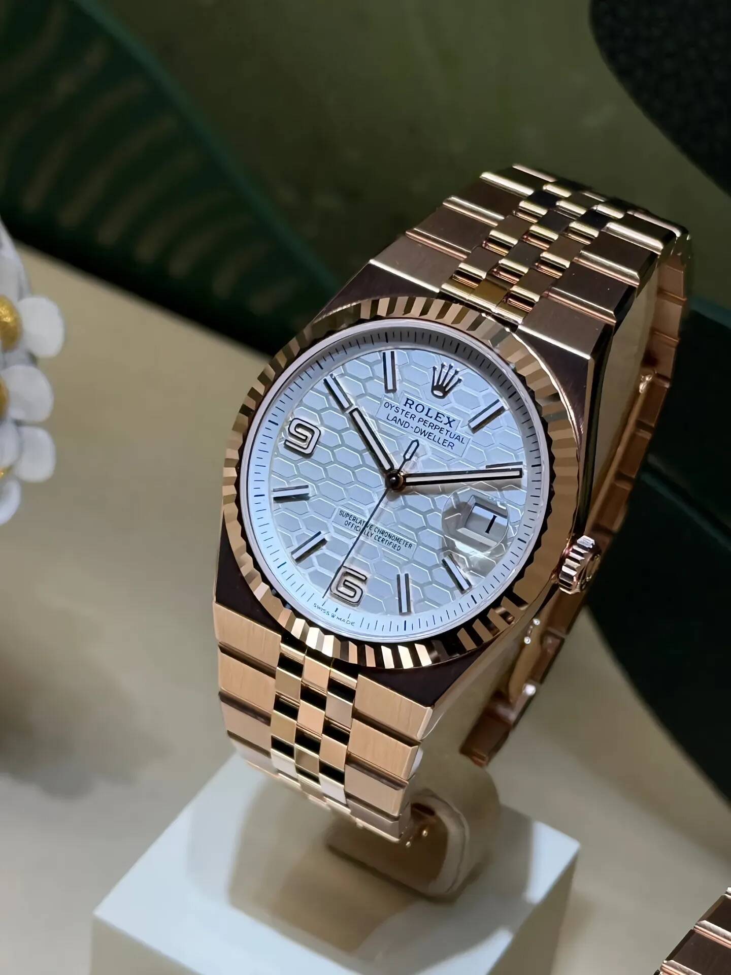 NEW 2025 ロレックス（スイスの腕時計ブランド）Rolex  Land-Dweller 40mm機械式時計