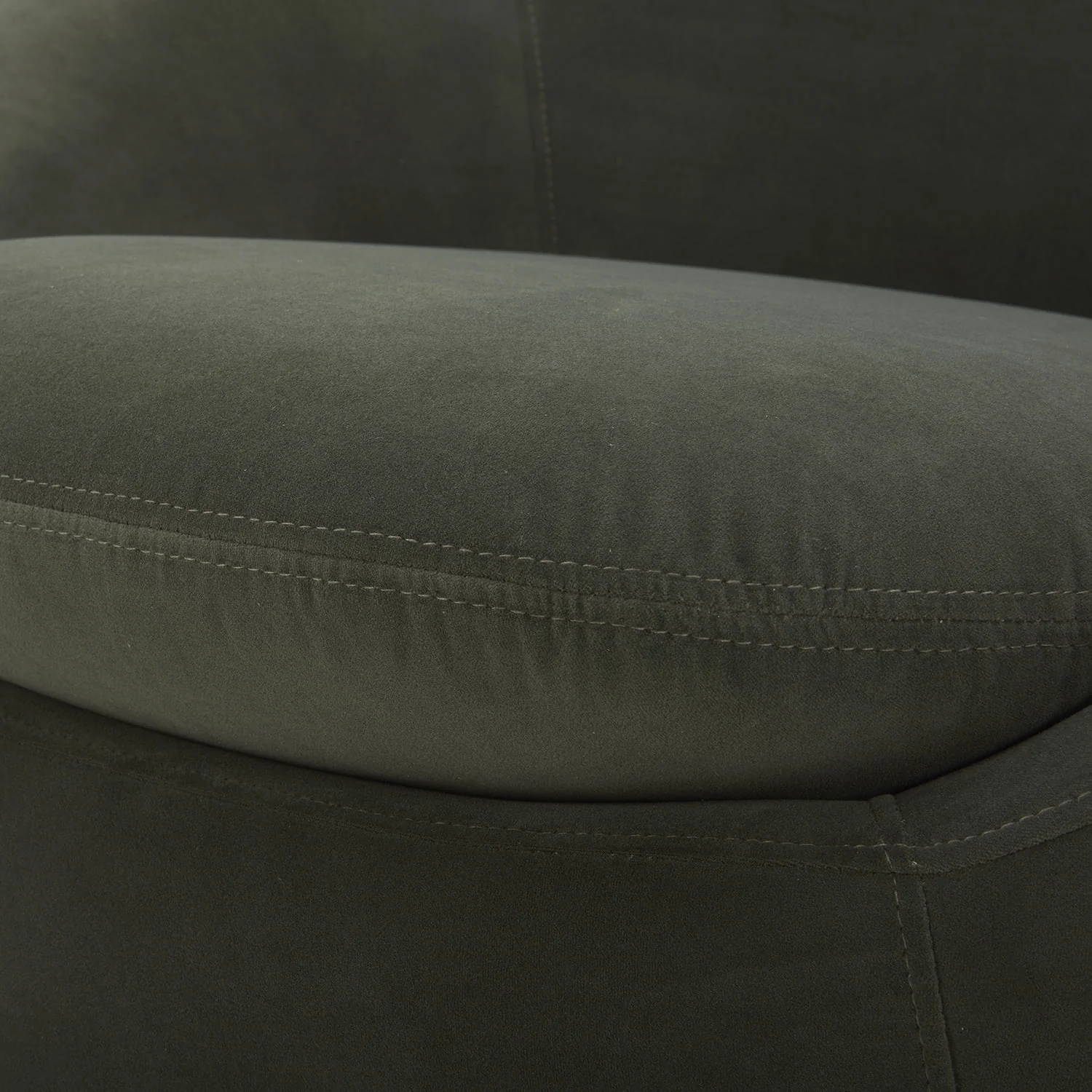 Better Homes & Gardens Mira Swivel Accent Chair, Cream Shearling