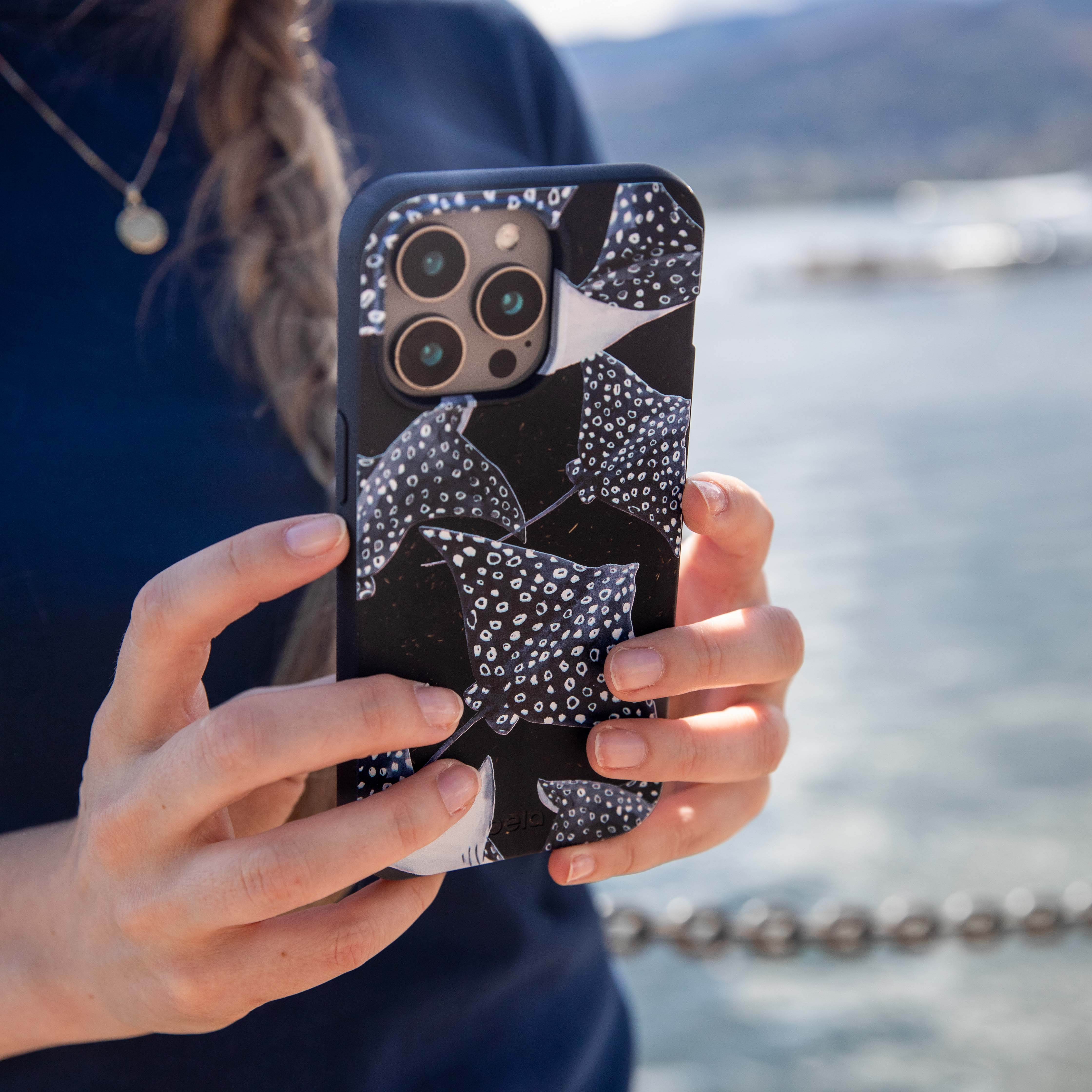 Black Midnight Rays iPhone 17 Pro Max Case