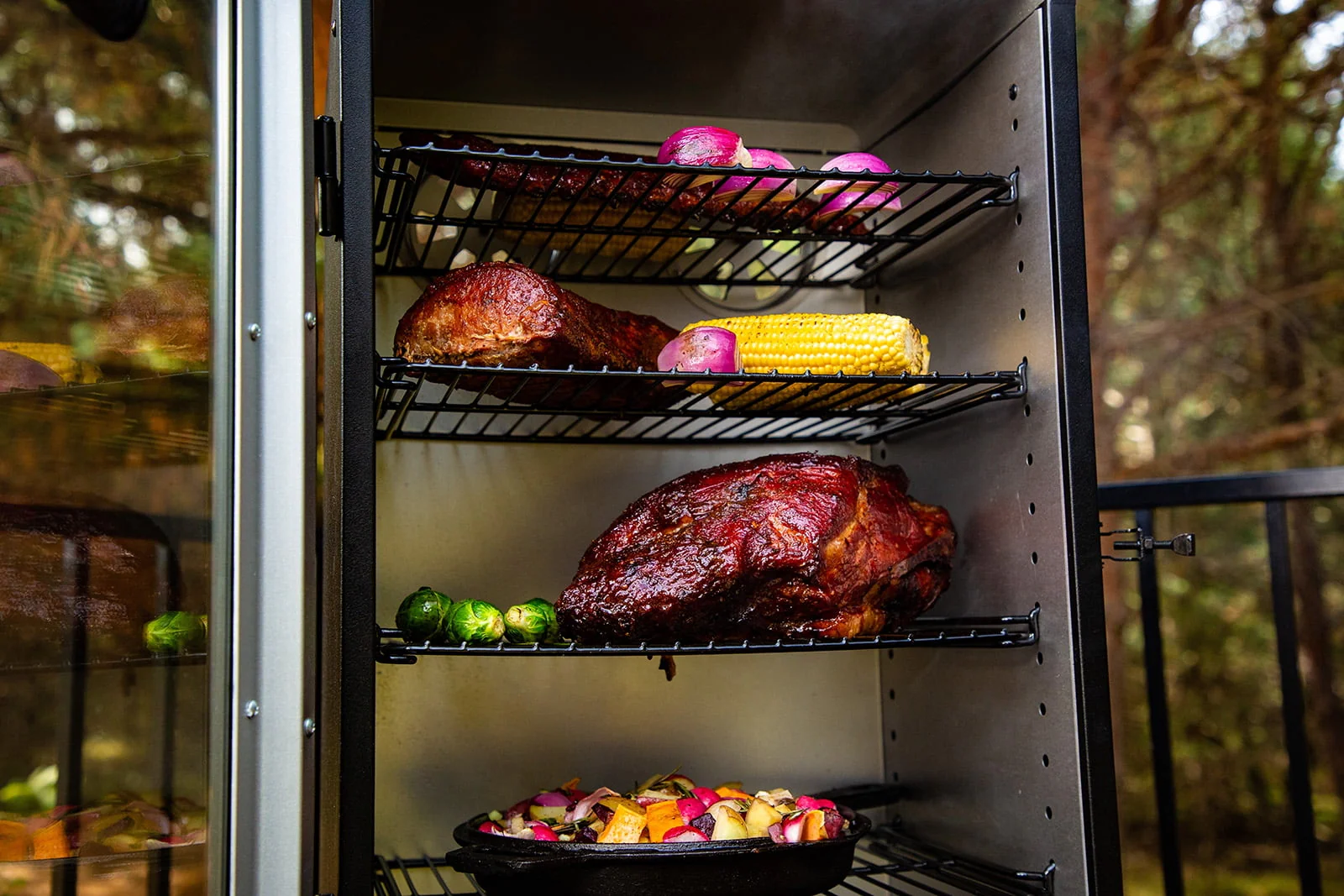 3 Series Analog Vertical Smoker in Blue Hammertone PBV3A1 Image 6