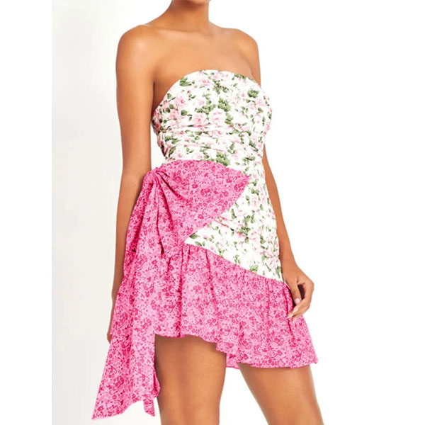 Robe courte à fleurs et nœud