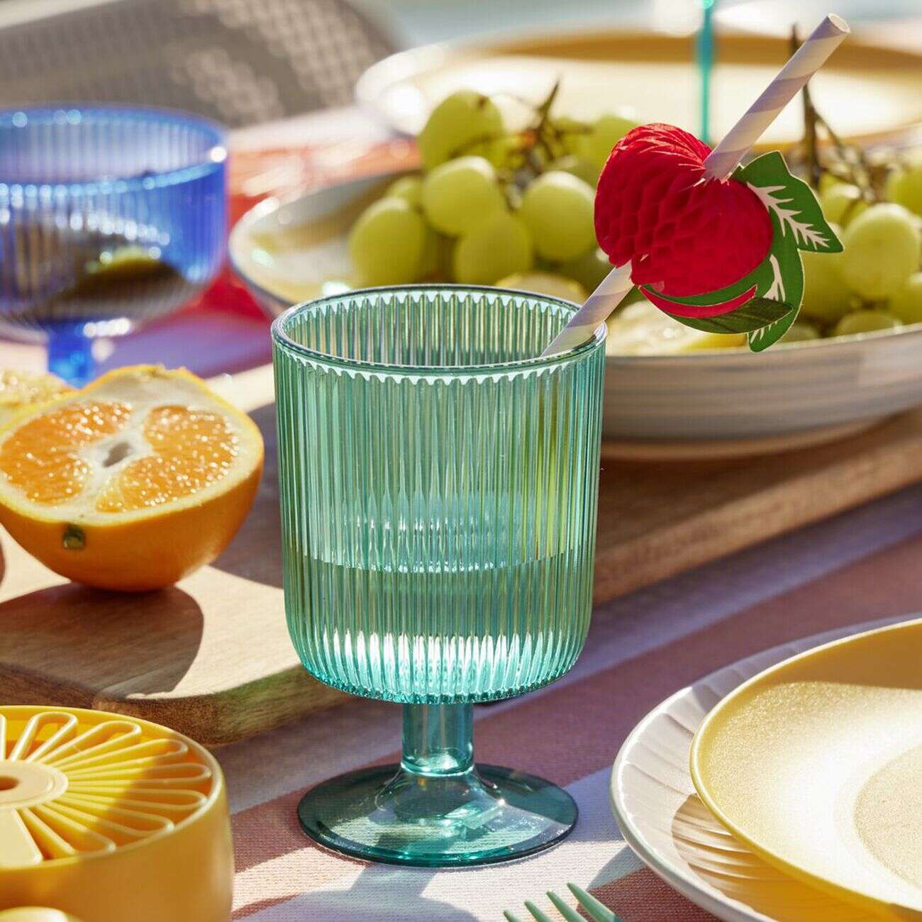 Verre à pied plastique vert 30cl