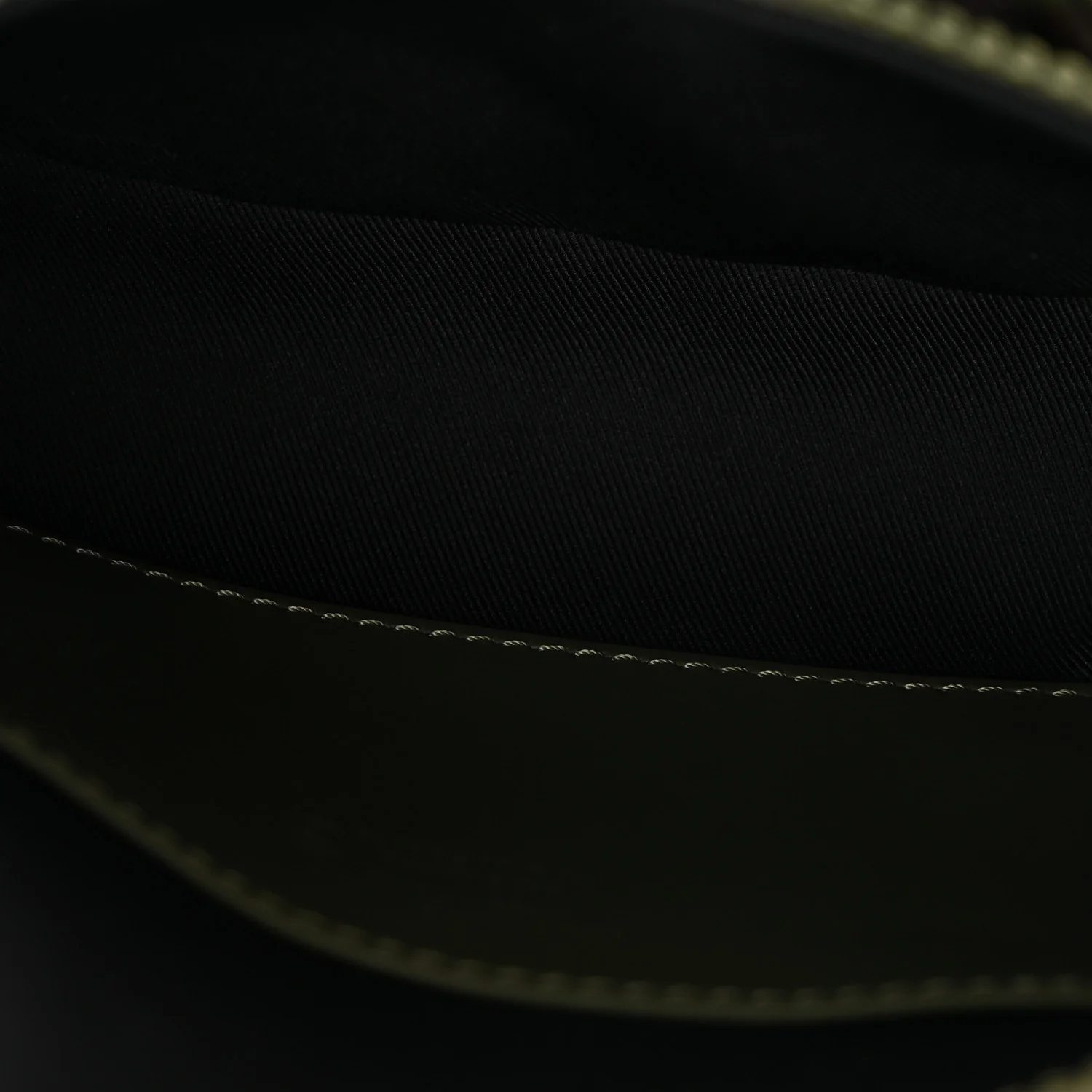 Damoflage LV Trail Wearable Wallet Green
