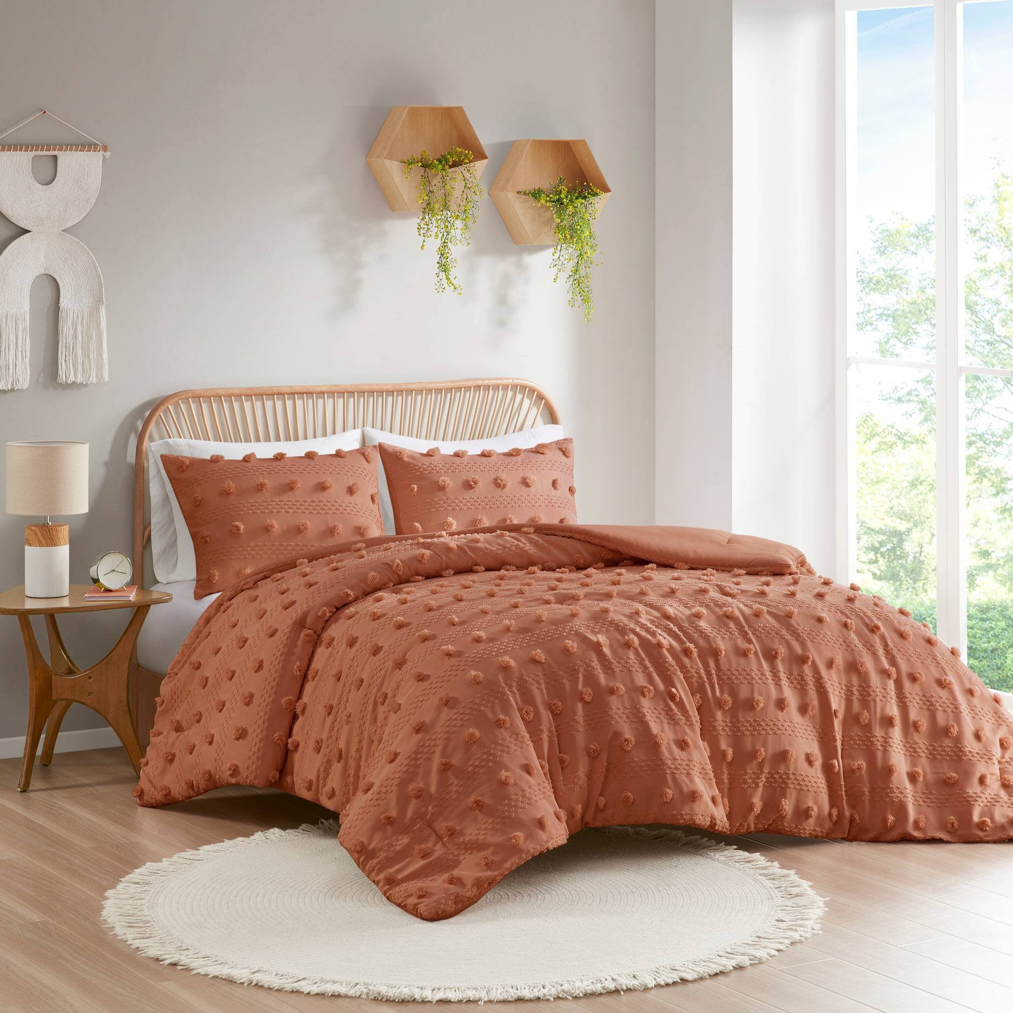 Intelligent Design - Lucy Clip Jacquard Comforter Set - King/Cal King - Rust