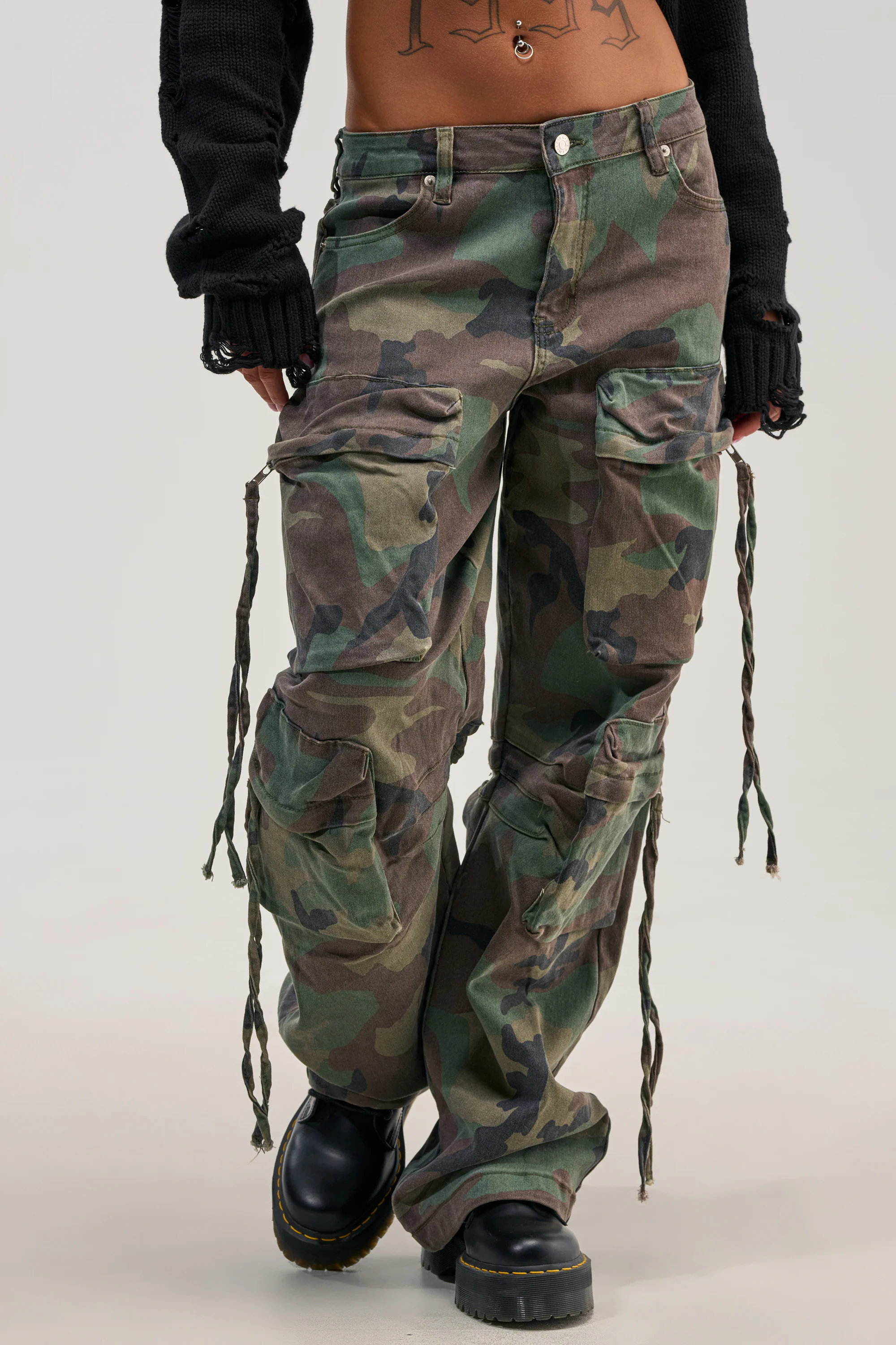 TAKE ME DOWN CAMO CARGO PANT - Akira Store
