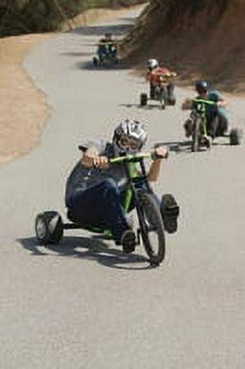 DXT Drift Trike Black/Yellow Steel Frame. 3-Wheeled Ride on Tricycle for Teens and Adults - Image 4