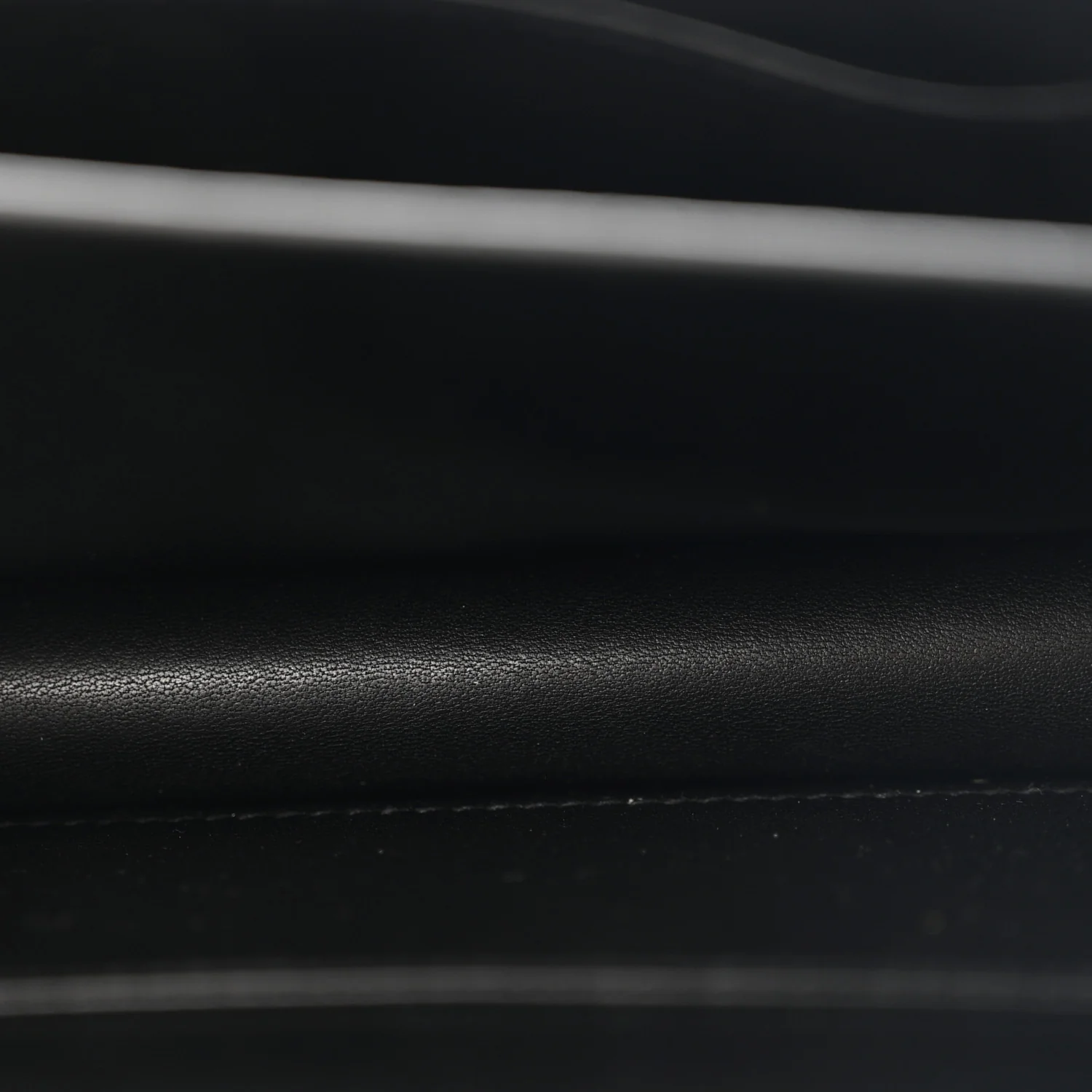 Epsom Constance 18 Black
