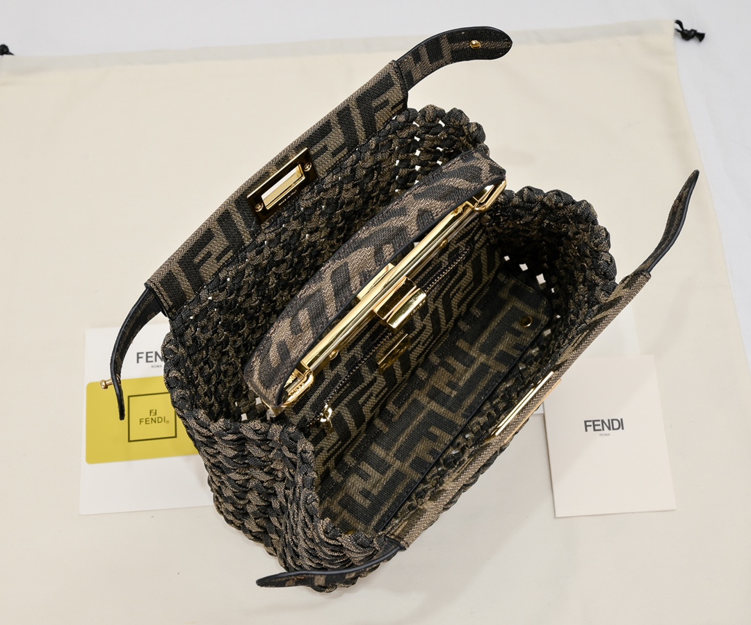 Fen peekaboo new arrival tote bag size : 23*7*18cm