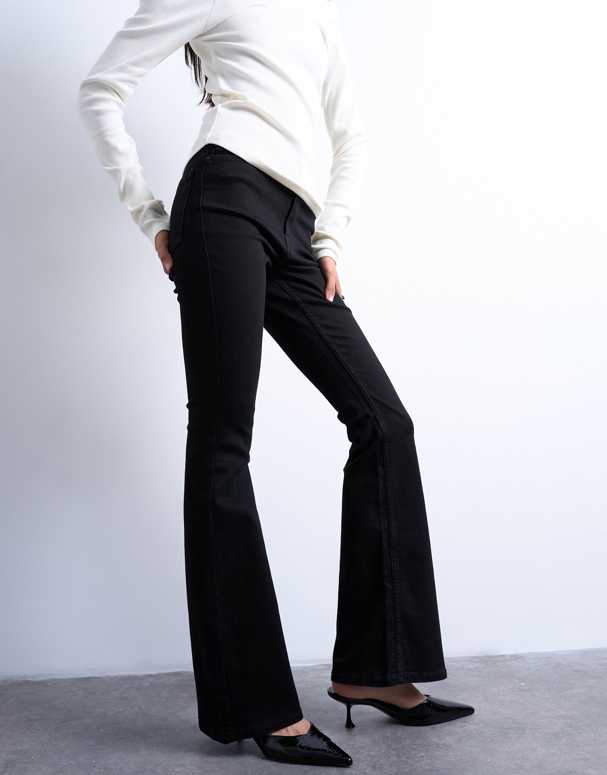 VERO MODA® TSJAMIE High rise Flared Fit Jeans