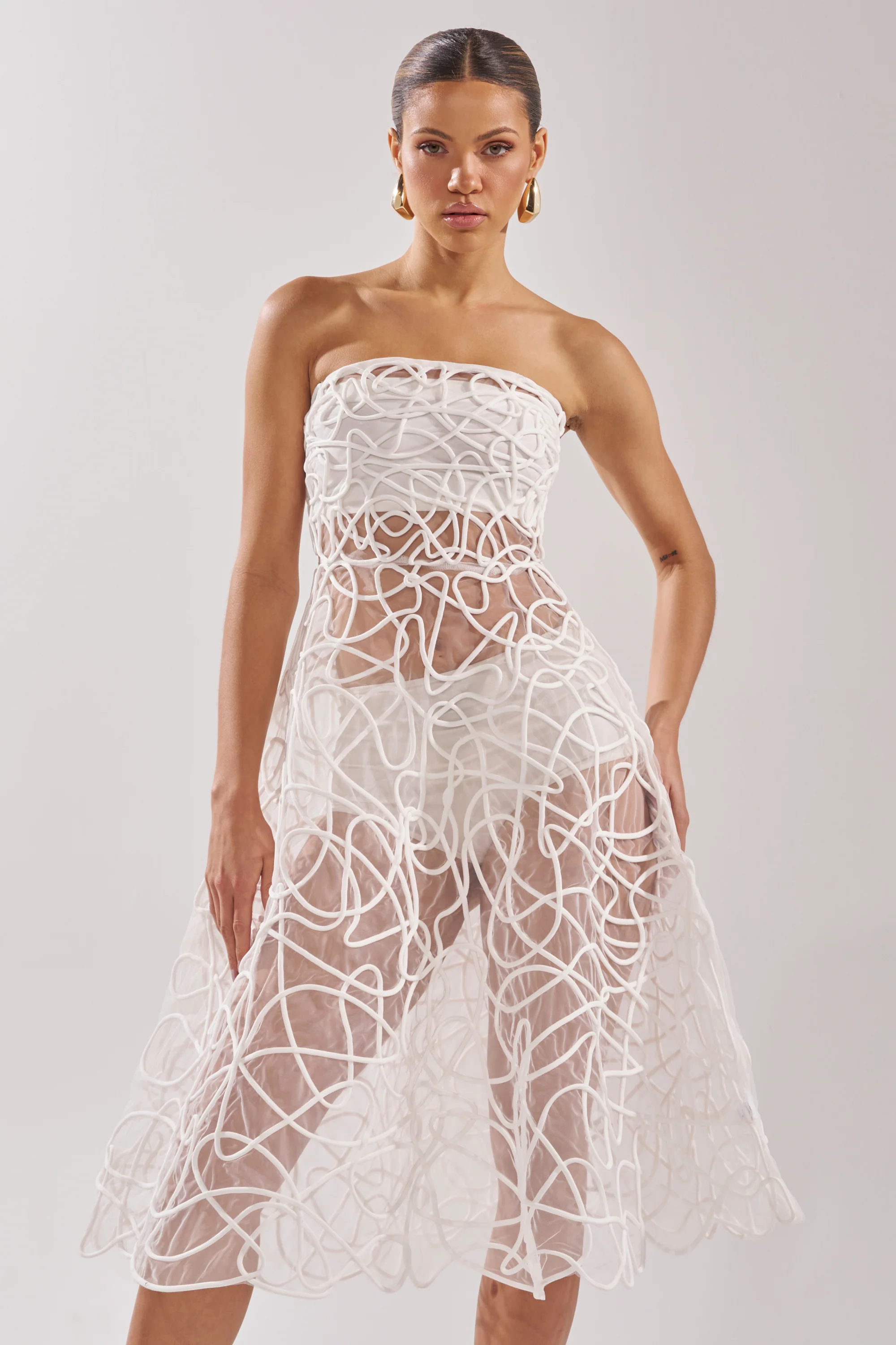 MAYA ABSTRACT MIDI DRESS IN WHITE - Akira Store