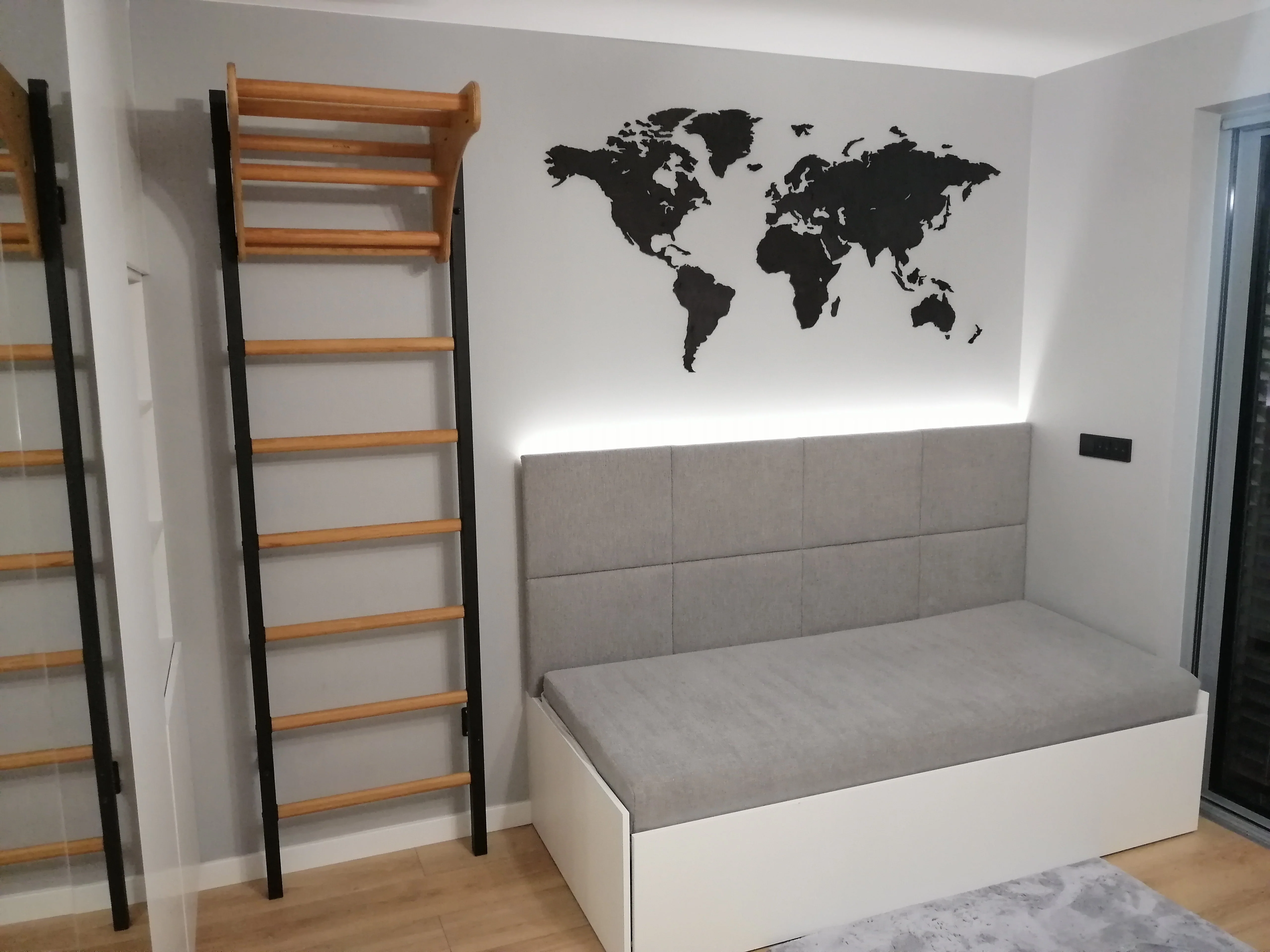 Benchk 211 Black Wall Bars with Adjustable Beech Wood Pull - up Bar