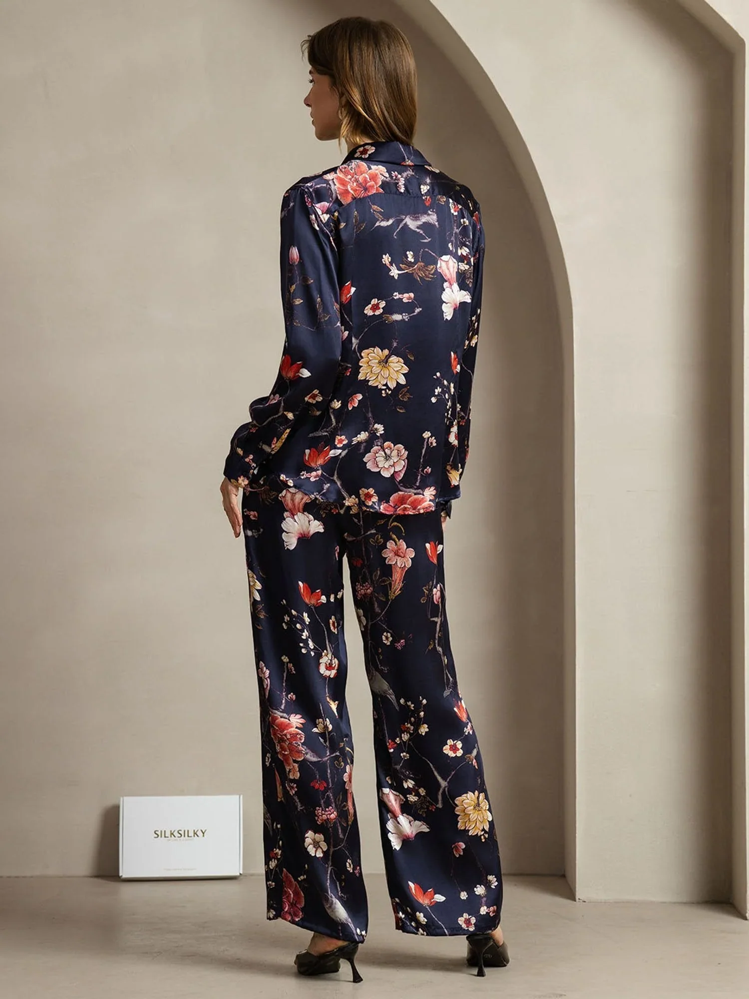 19Momme Women's Silk Navy Floral Print Button-Up Shirt & Wide-Leg Pants Set