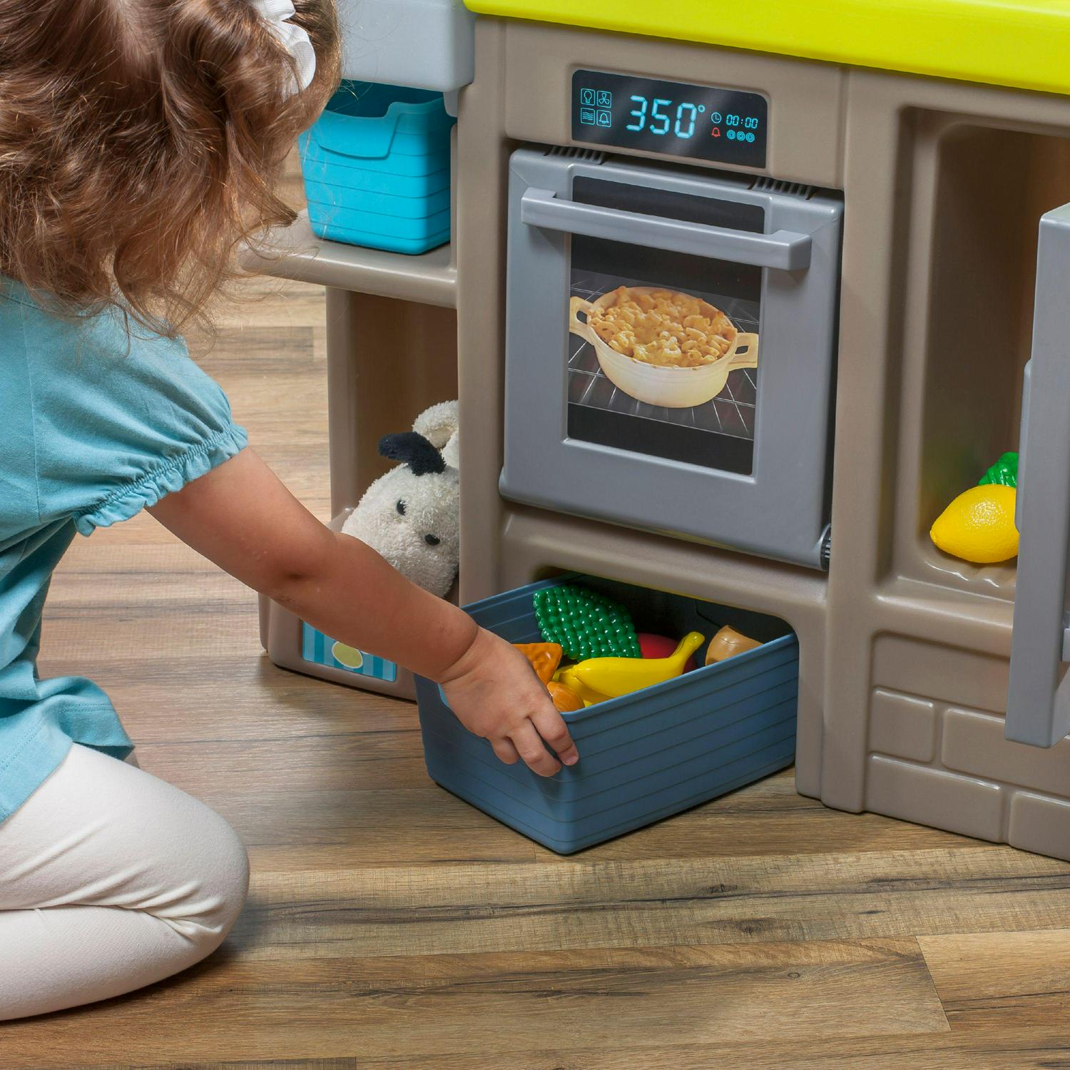 Contemporary Chef Brown and White Toddler Plastic Play Kitchen - Image 4