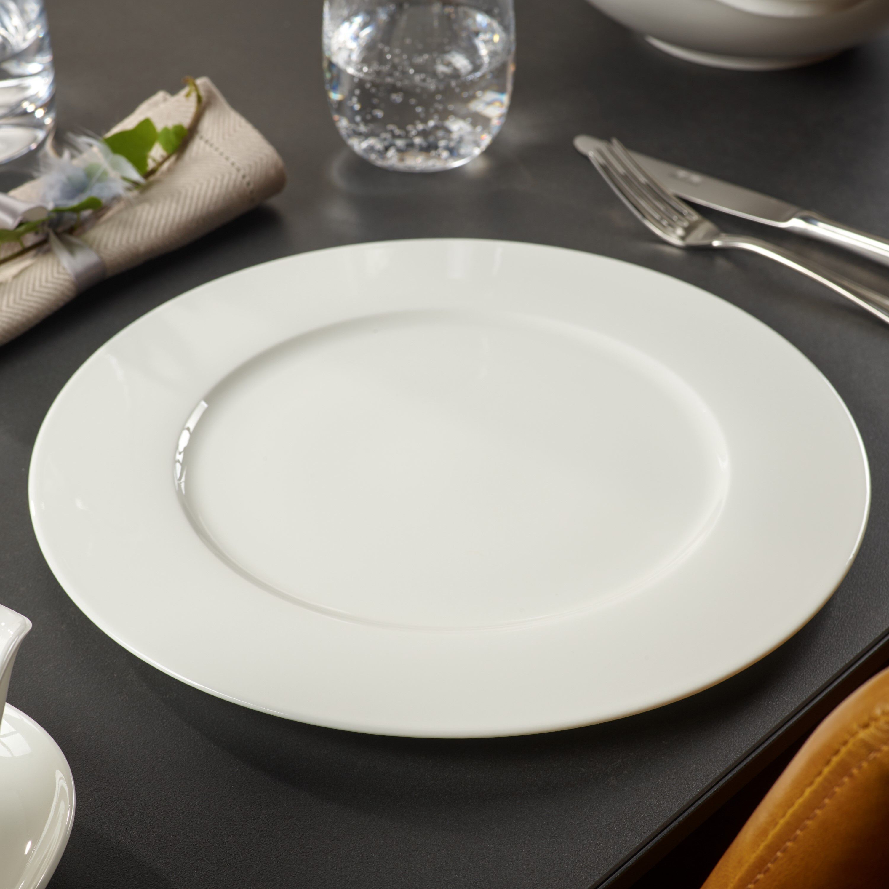 Anmut Dinnerware set - White, Premium Bone Porcelain