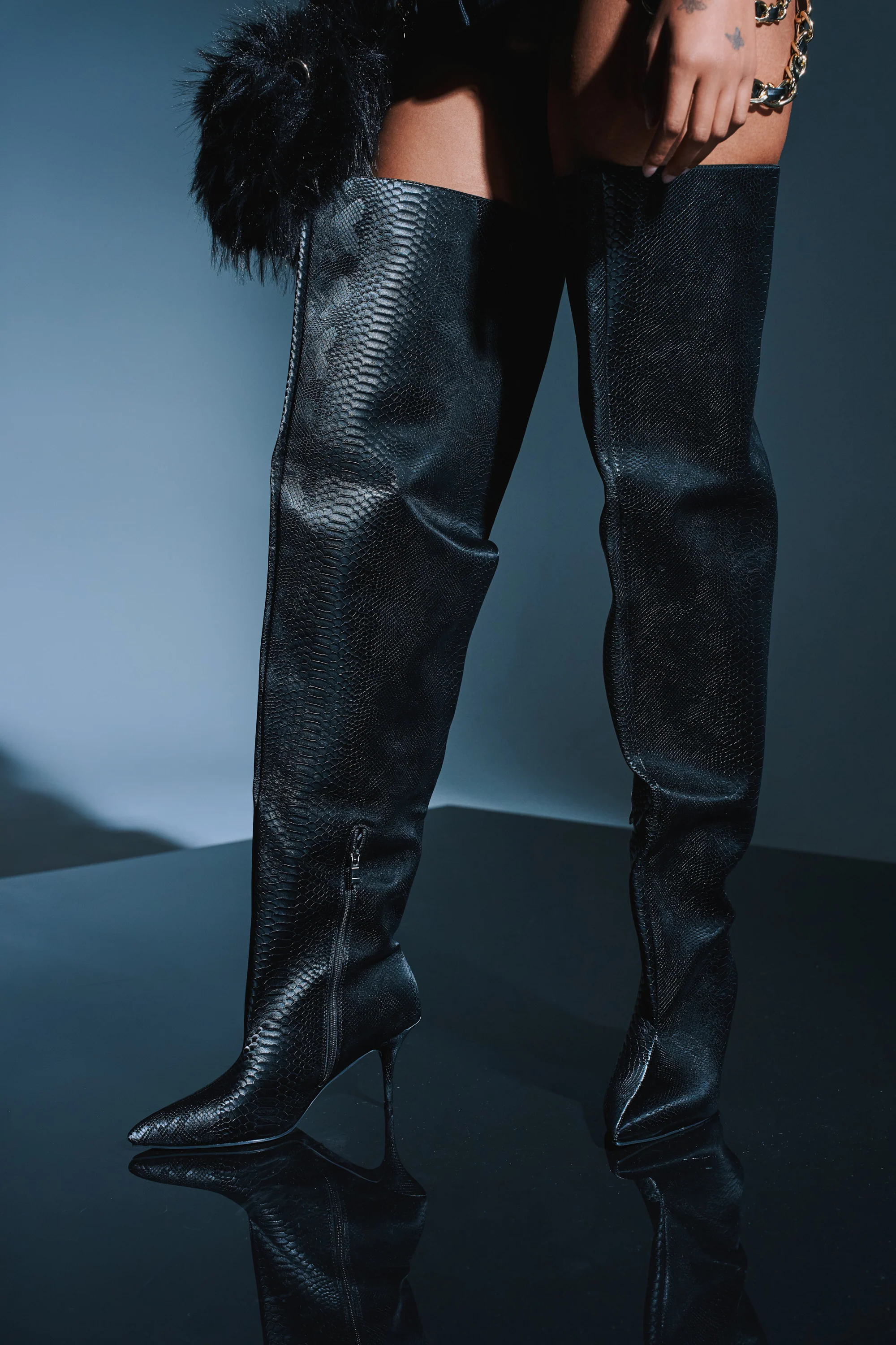 AZALEA WANG HALINA BLACK SNAKE THIGH HIGH BOOT - Akira Store