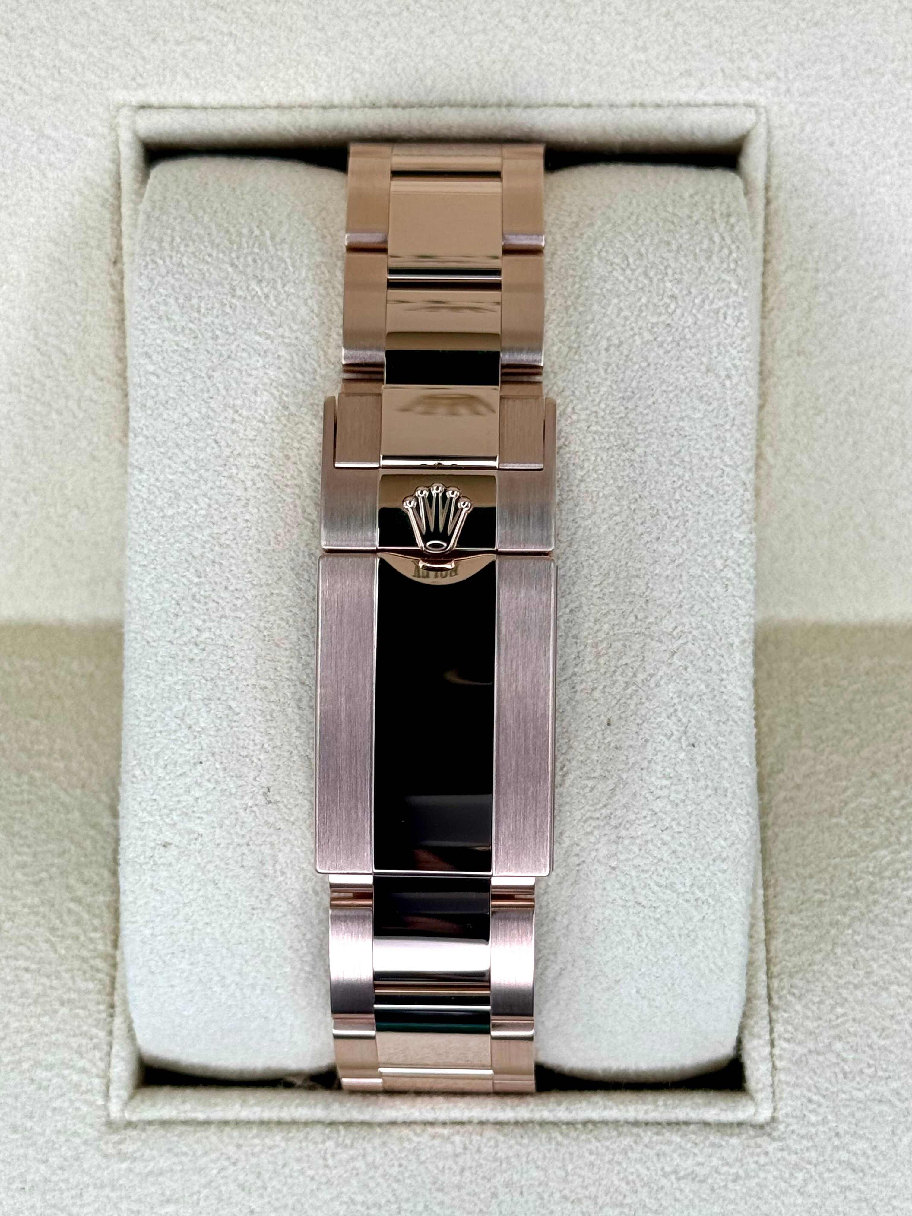 NEW 2024 ロレックス デイトナ 40mm 126505 ローズゴールドサンダストダイヤルRolex