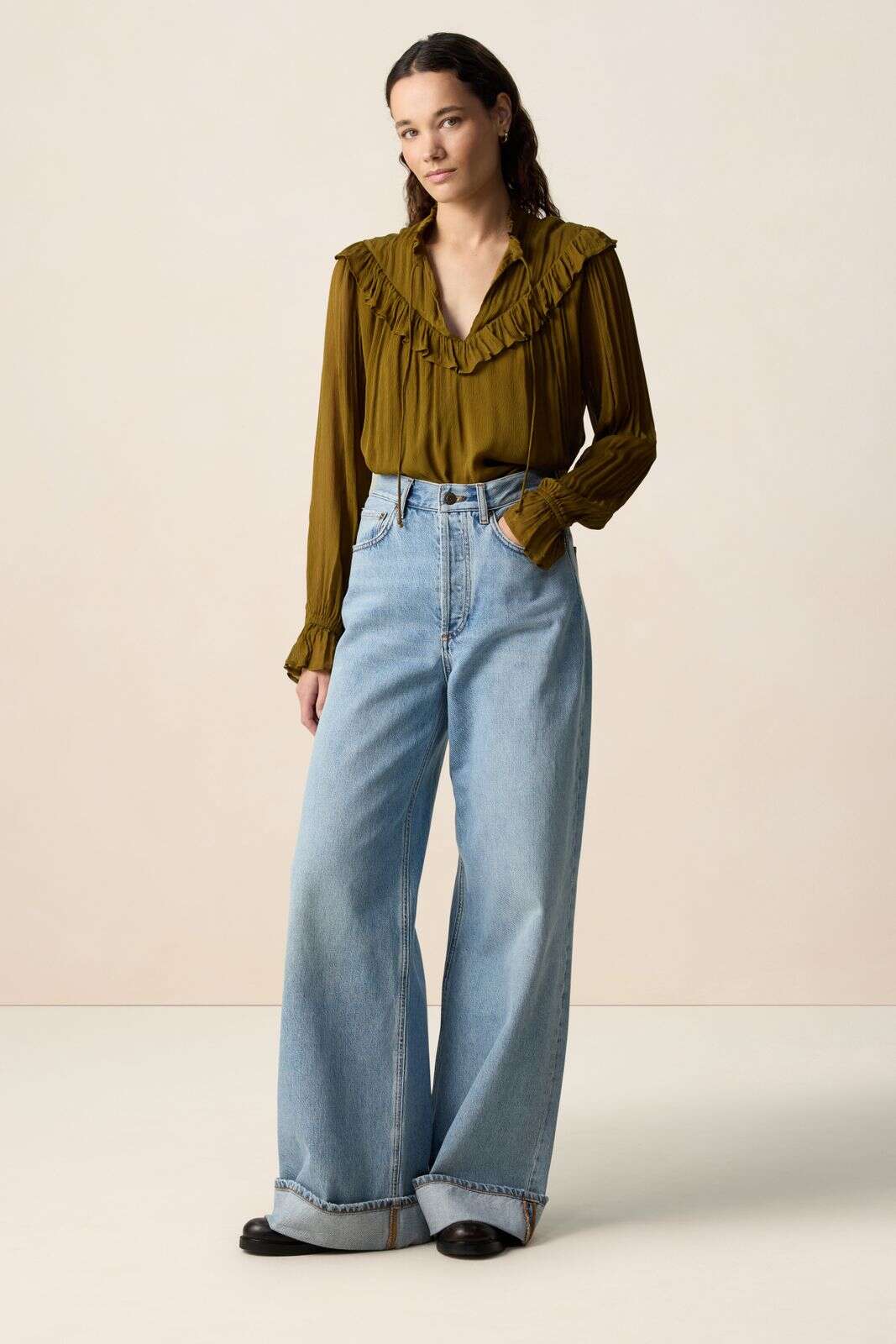 Donkergroene blouse met ruffle