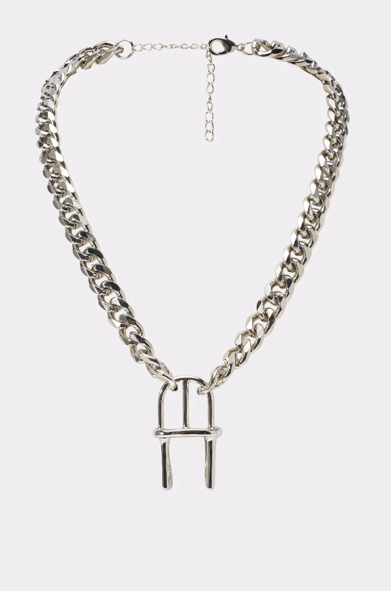 SIT DOWN NECKLACE - Akira Store