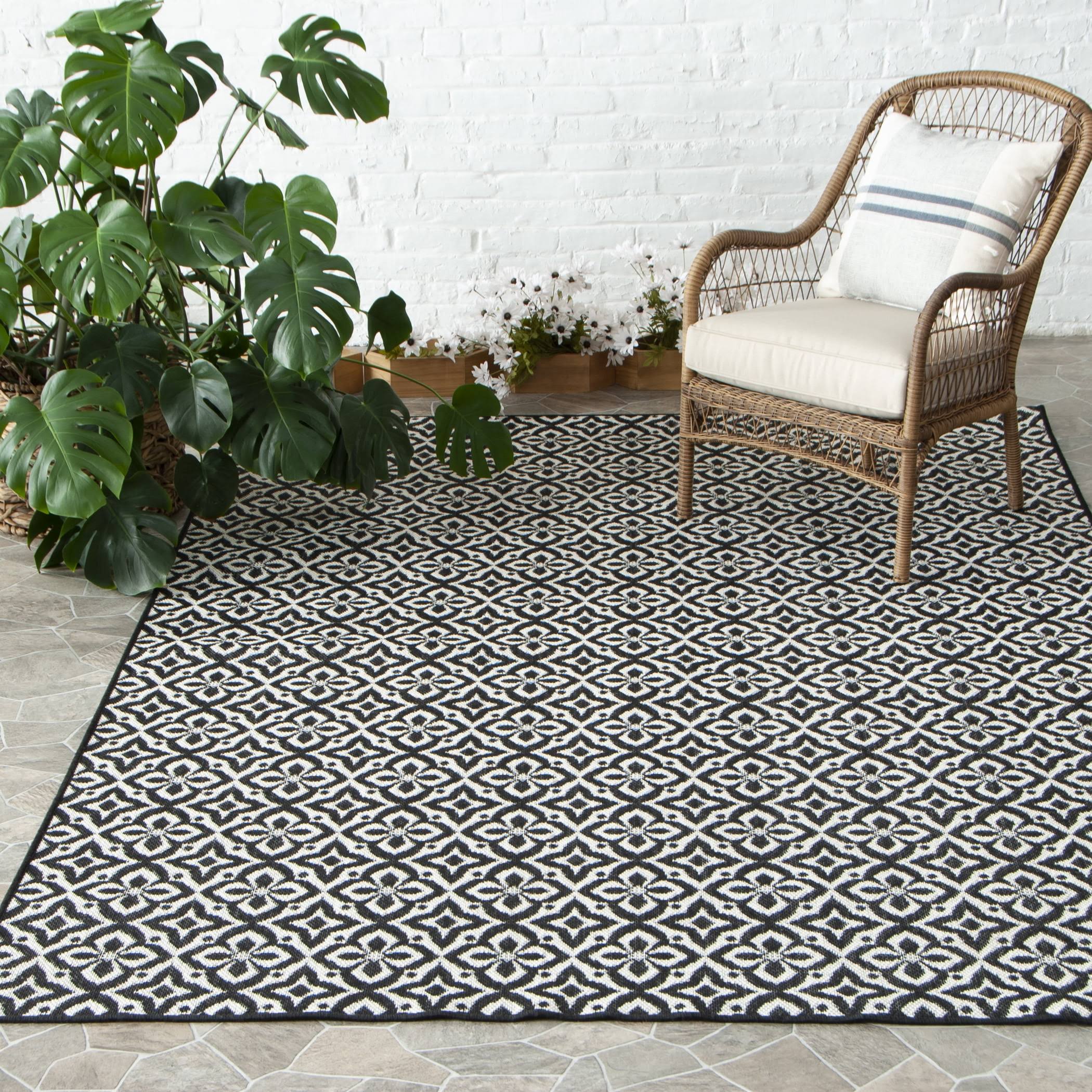 Mainstays 6' 6 inch x 9' 6 inch Black Medallion Outdoor Area Rug, Size: 6'6 inch x 9'6 inch