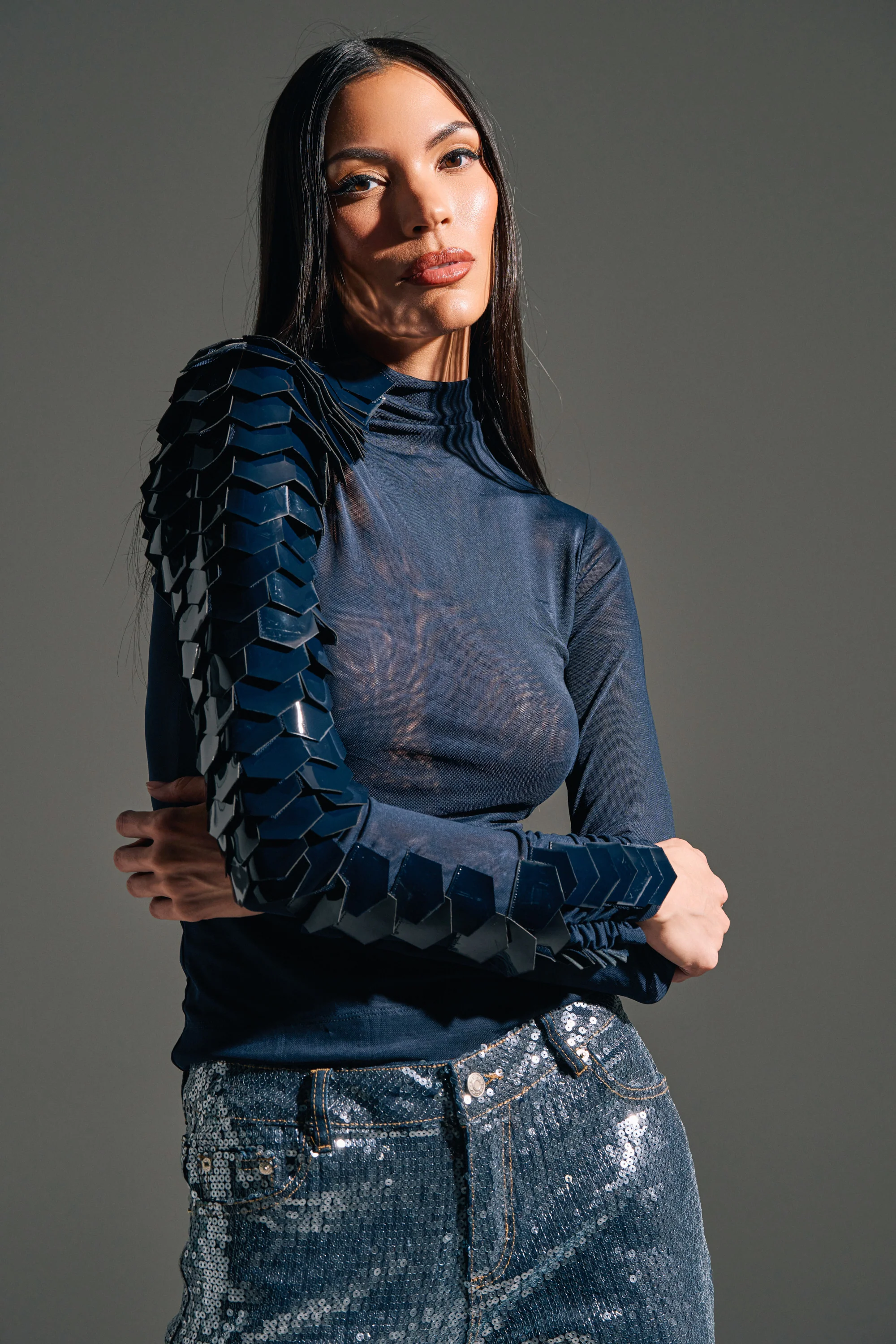 VELMA VINYL SINGLE SLEEVE SCALE TOP IN NAVY - Akira Store
