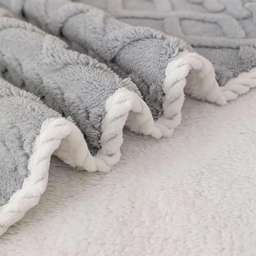 Luxurious Waterproof Soft Warm Polar Fleece Dog Blanket